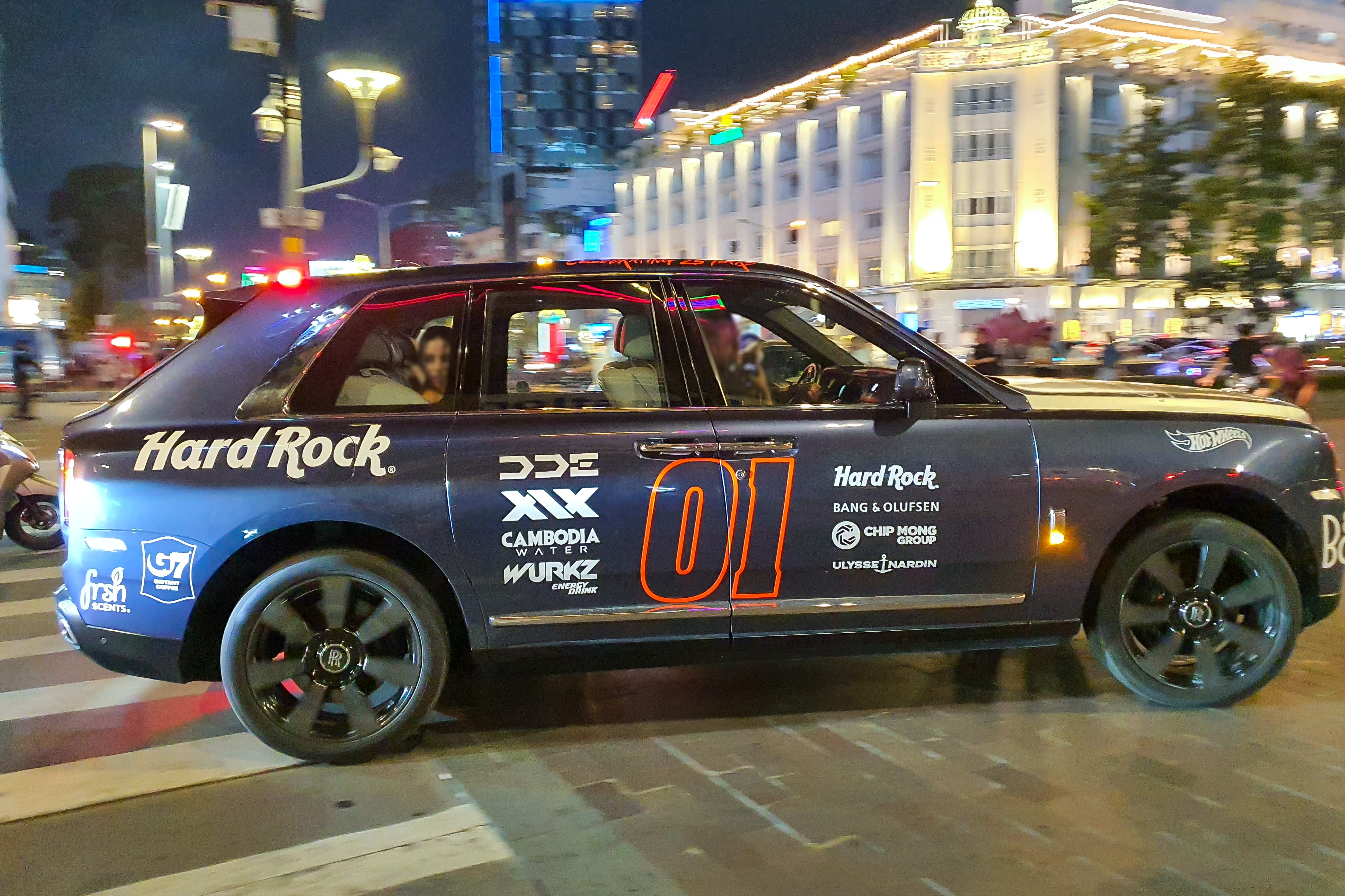 rolls-royce,  cullinan,  sieu xe,  xe sieu sang,  black badge,  uae,  gumball 3000,  rolls-royce cullinan anh 14