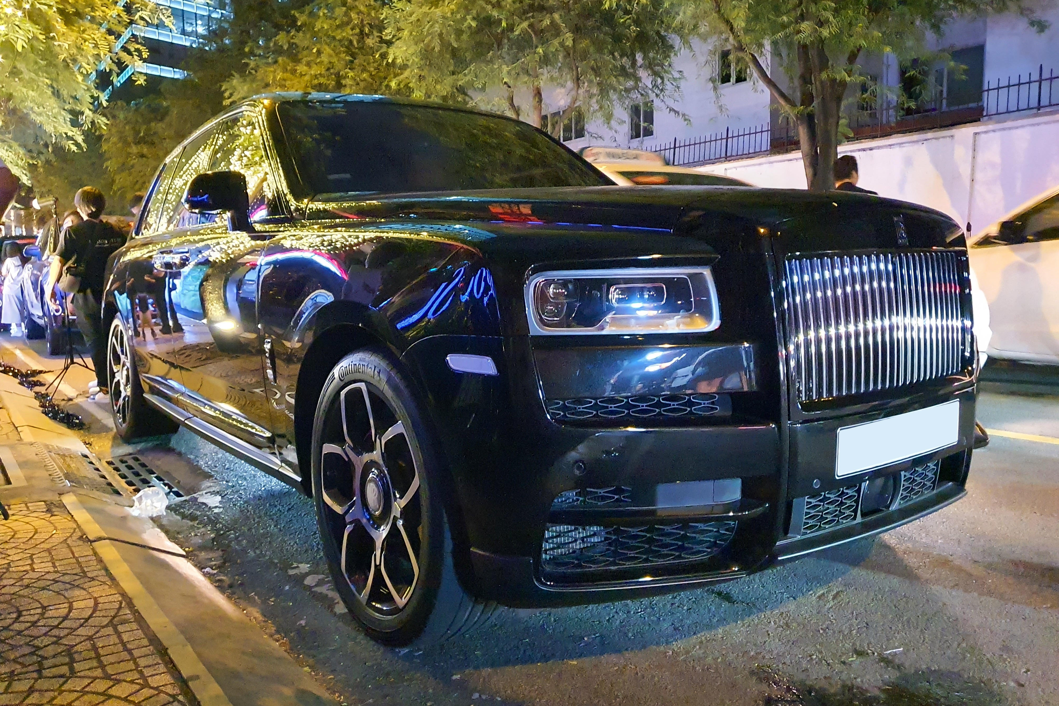 rolls-royce,  cullinan,  sieu xe,  xe sieu sang,  black badge,  uae,  gumball 3000,  rolls-royce cullinan anh 13