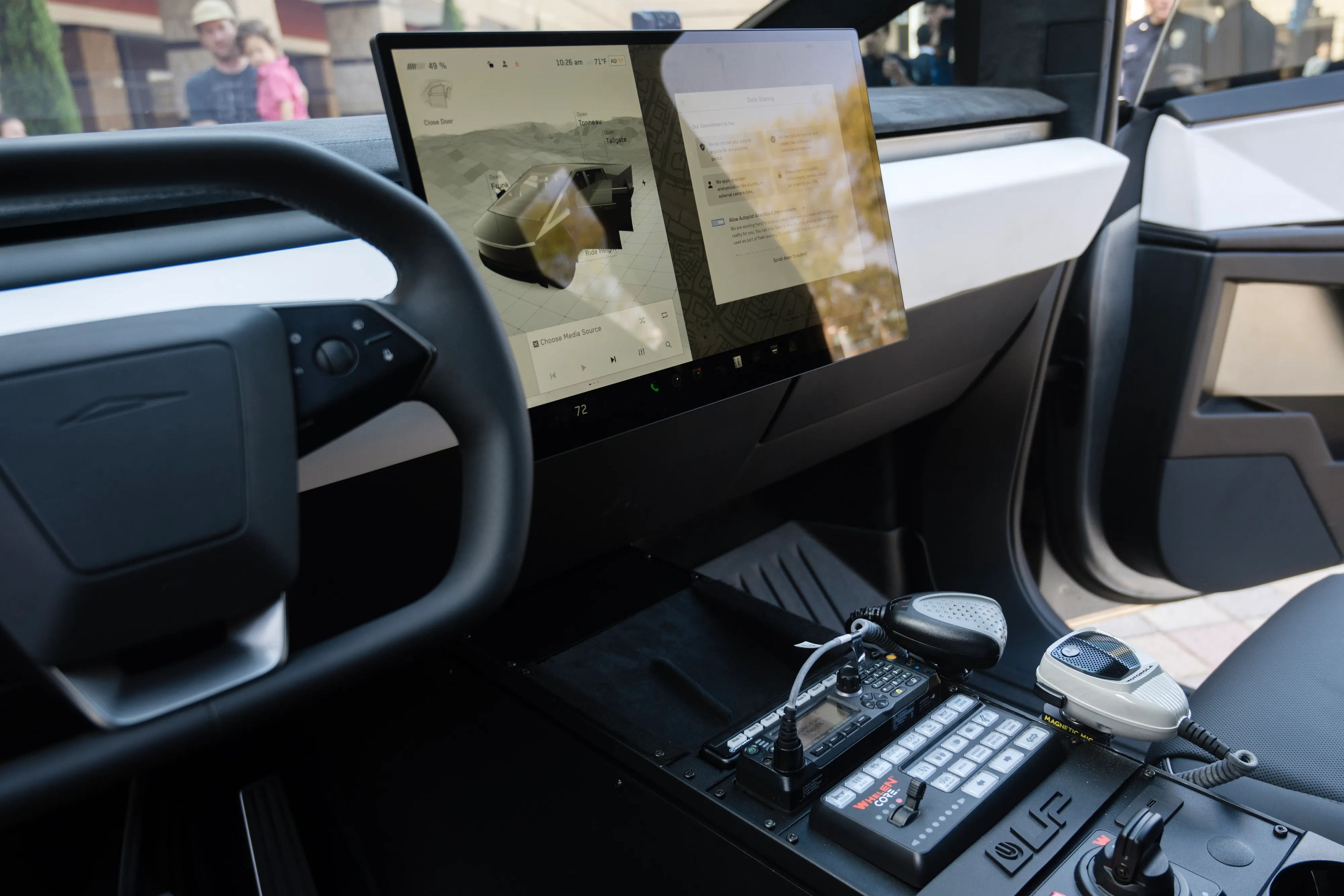 tesla,  cybertruck,  canh sat,  xe canh sat,  cybertruck canh sat,  canh sat my,  xe dien,  ban tai anh 5