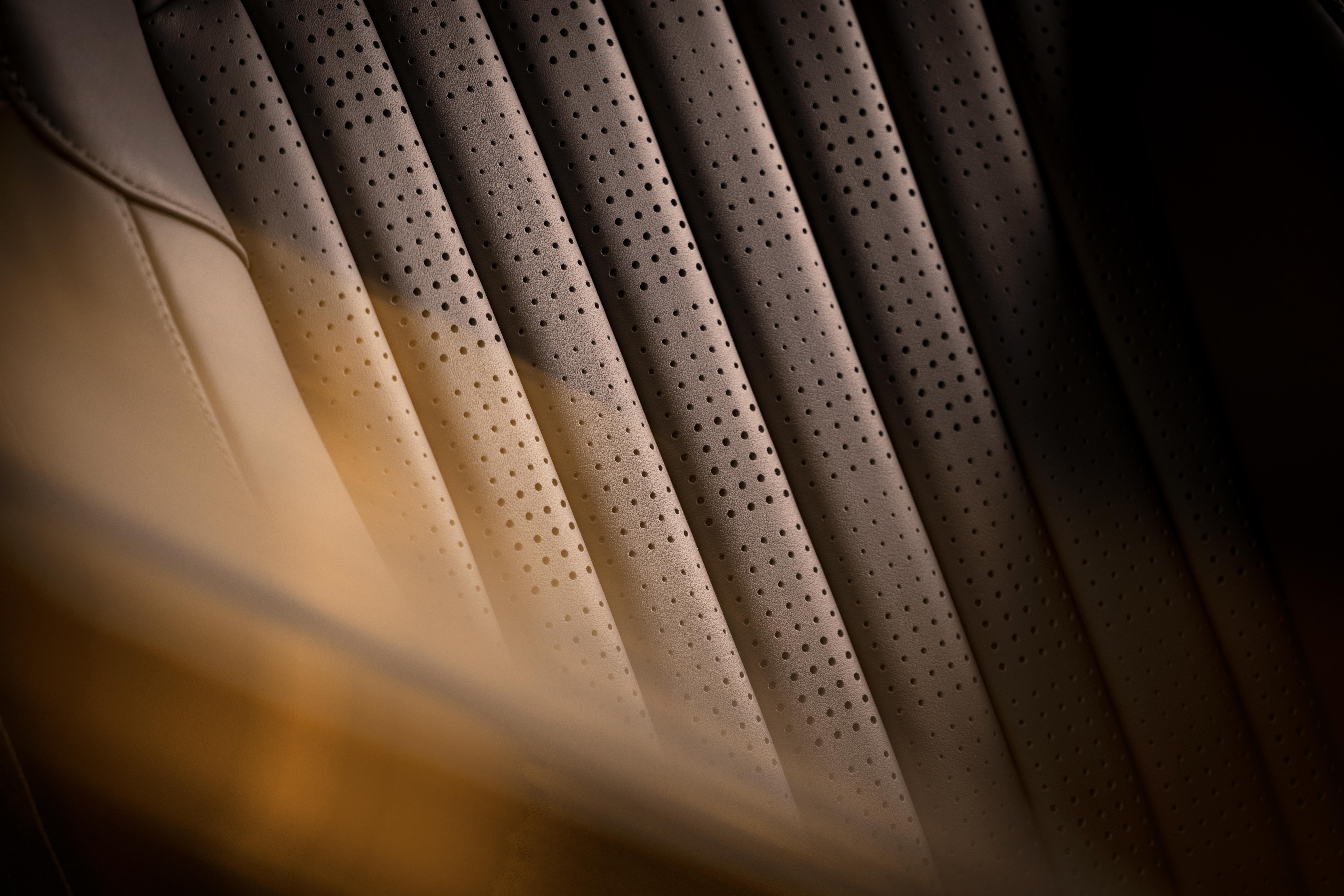 aston martin,  db12,  db12 goldfinger,  db12 goldfinger edition,  james bond,  007,  q by aston martin,  gt,  grand tourer anh 5