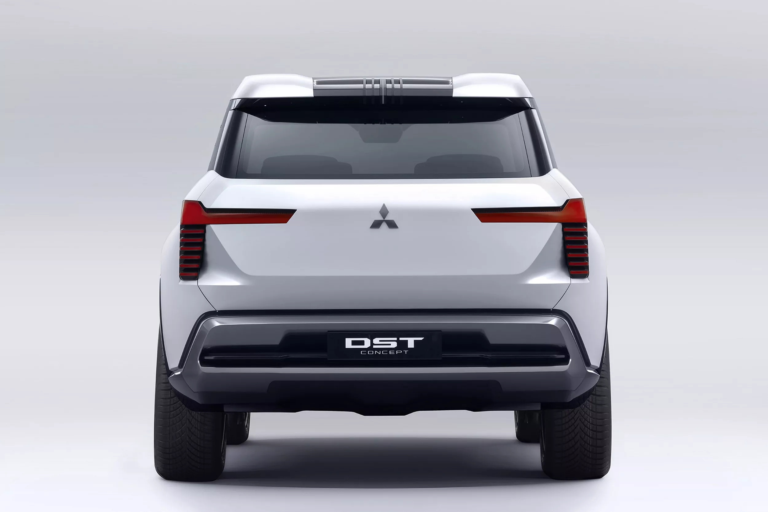 mitsubishi,  dst concept,  mitsubishi dst concept,  xforce,  xfc concept,  mitsubishi,  outlander,  suv,  suv hang c anh 9