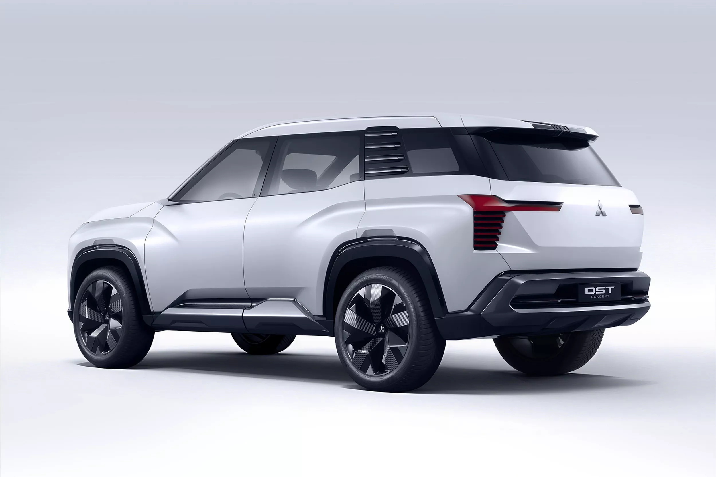 mitsubishi,  dst concept,  mitsubishi dst concept,  xforce,  xfc concept,  mitsubishi,  outlander,  suv,  suv hang c anh 20