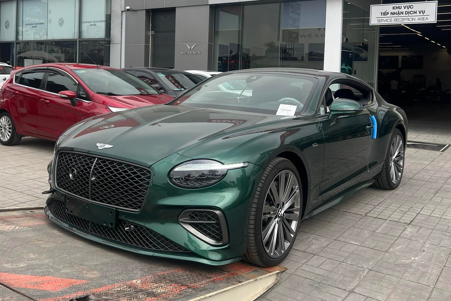 Bentley Continental GT First Edition the he moi co mat tai Viet Nam hinh anh