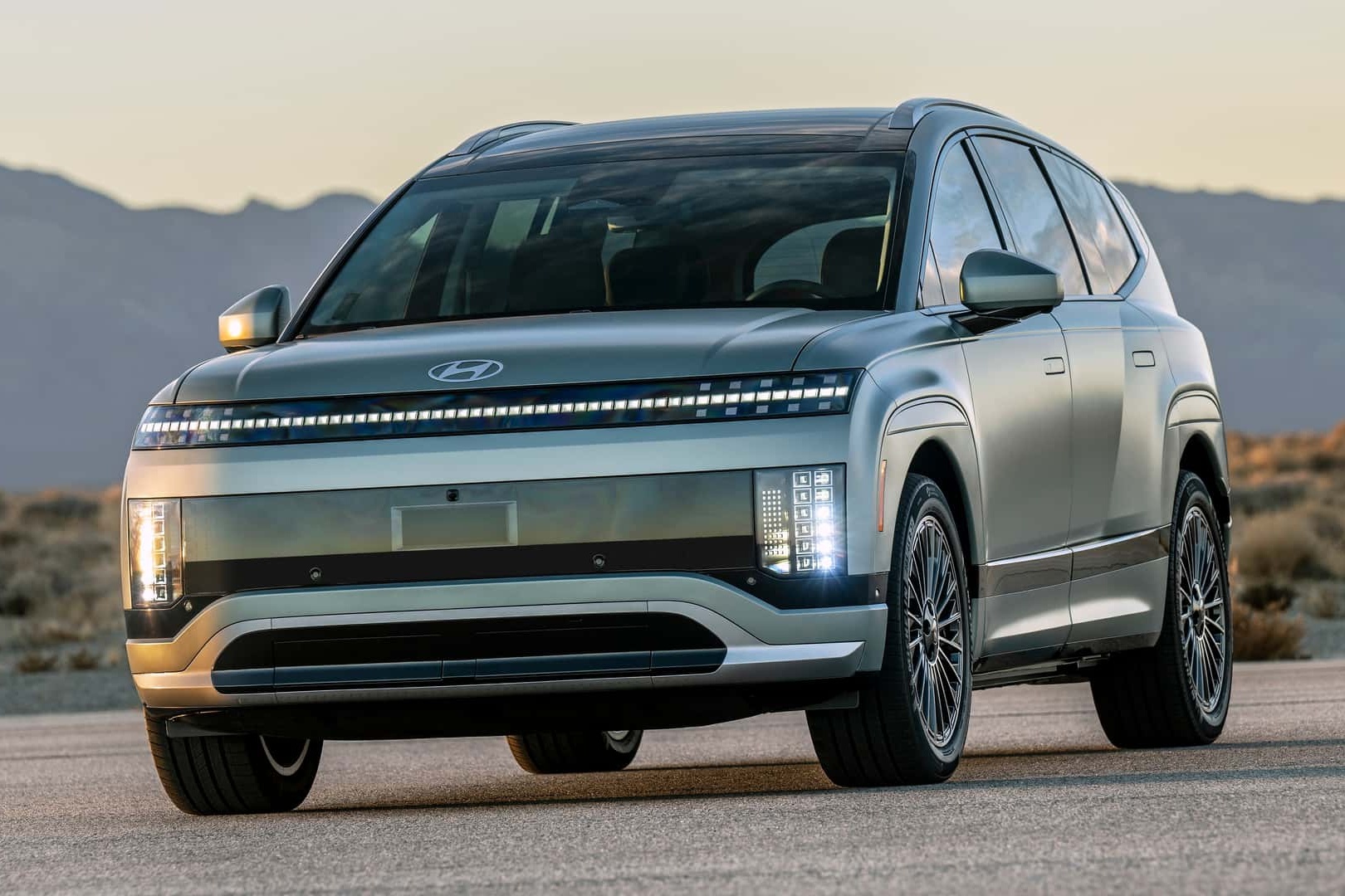 SUV thuan dien co lon Hyundai IONIQ 9 ra mat hinh anh