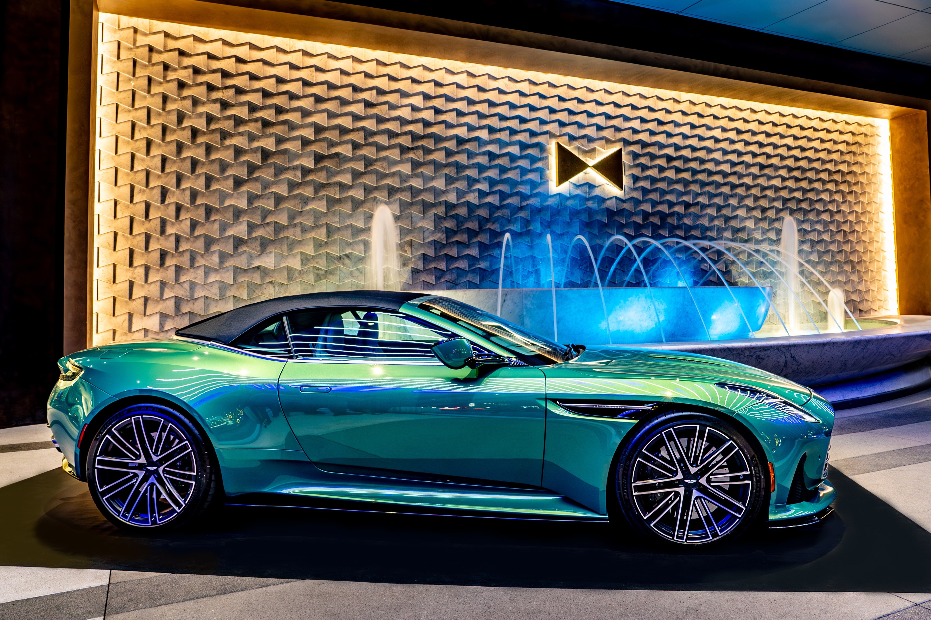 aston martin,  las vegas,  f1,  las vegas f1,  f1 las vegas,  vantage,  vanquish,  db12,  db12 goldenfinger edition,  valkyrie,  amr24,  db4,  db5,  db6,  dbs anh 10