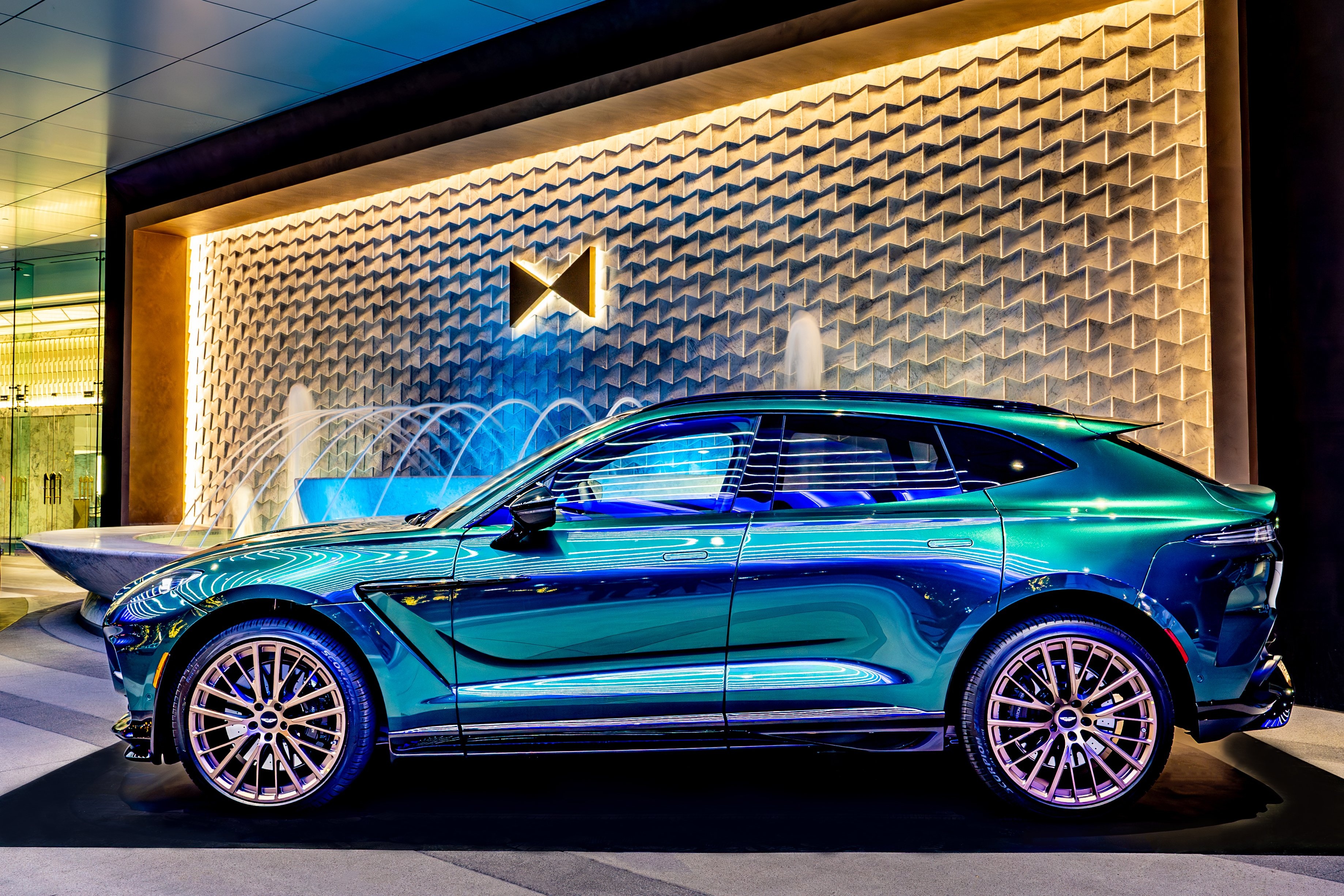 aston martin,  las vegas,  f1,  las vegas f1,  f1 las vegas,  vantage,  vanquish,  db12,  db12 goldenfinger edition,  valkyrie,  amr24,  db4,  db5,  db6,  dbs anh 12