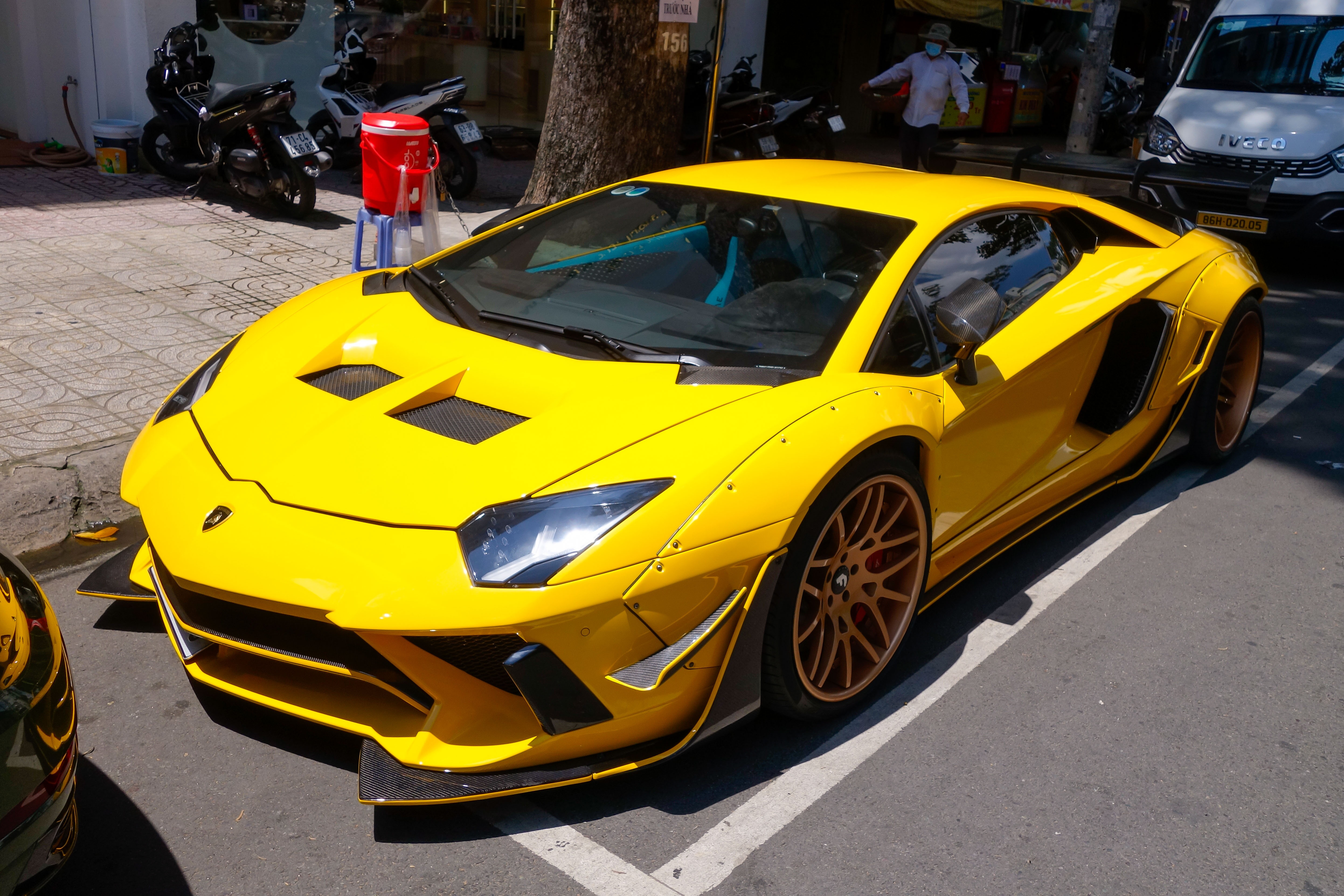 Lamborghini Aventador Liberty Walk khac la tren duong tai TP.HCM hinh anh