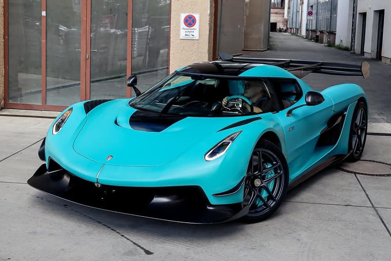 Can canh hypercar Koenigsegg Jesko Attack cua Andrew Tate hinh anh