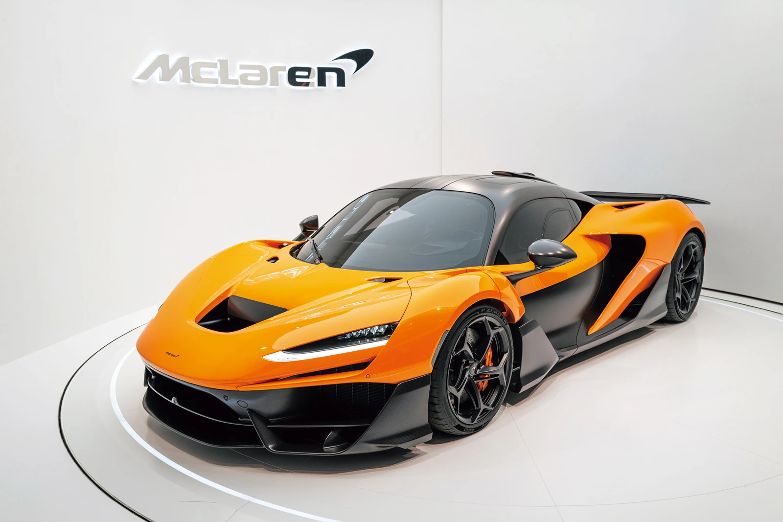 mclaren w1,  ferrari f80,  Aston Martin Valhalla,  Bugatti Tourbillon,  Pagani Utopia Roadster,  Mercedes-AMG PureSpeed,  Maybach SL 680,  Ferrari 12Cilindri,  Lamborghini Temerario,  Aston Martin Vanquish,  bentley,  porsche 911 anh 3