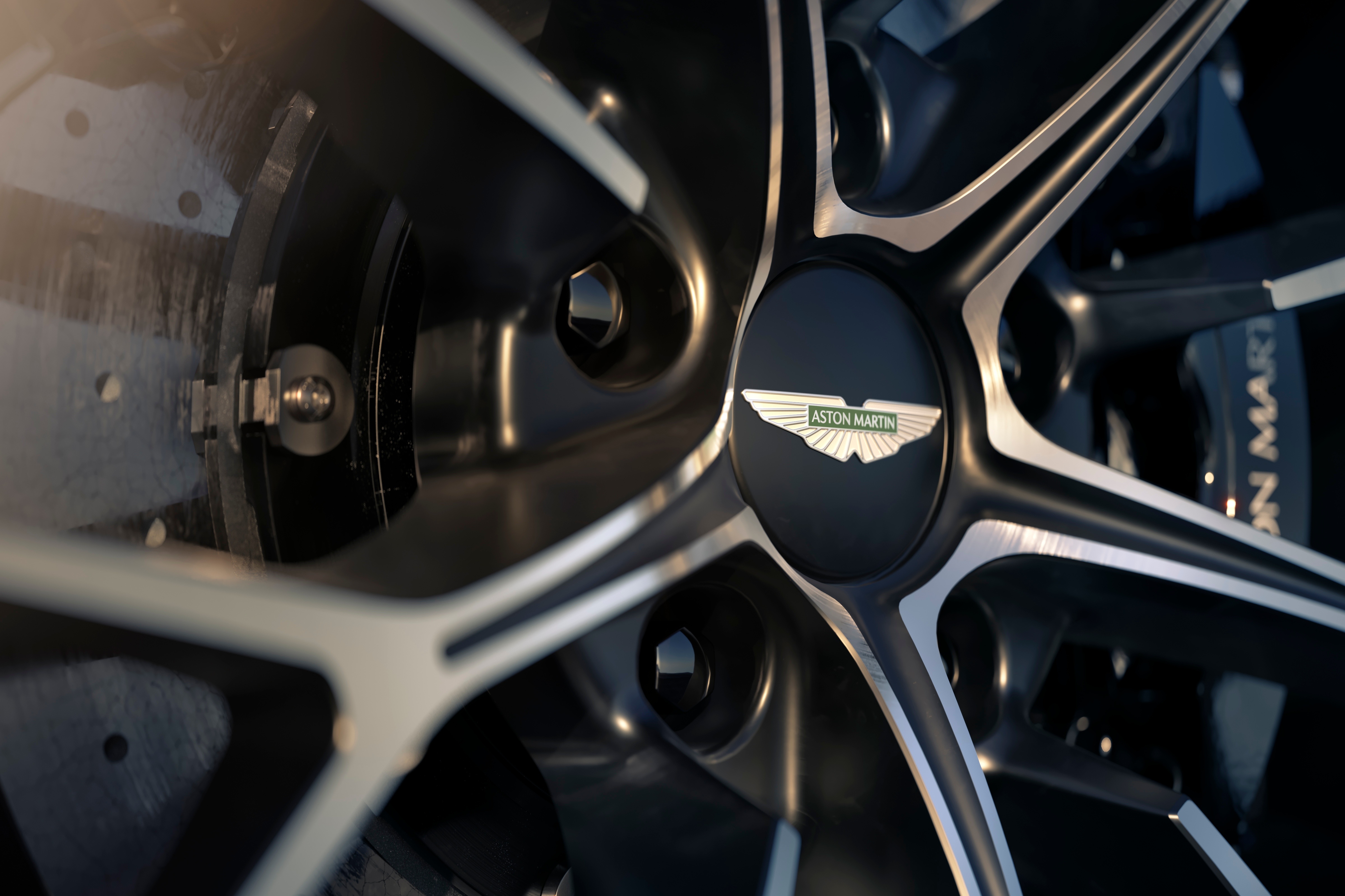 aston martin,  vantage,  vantage roadster,  mui tran,  aston martin vantage,  aston martin vantage roadster,  sieu xe anh 7