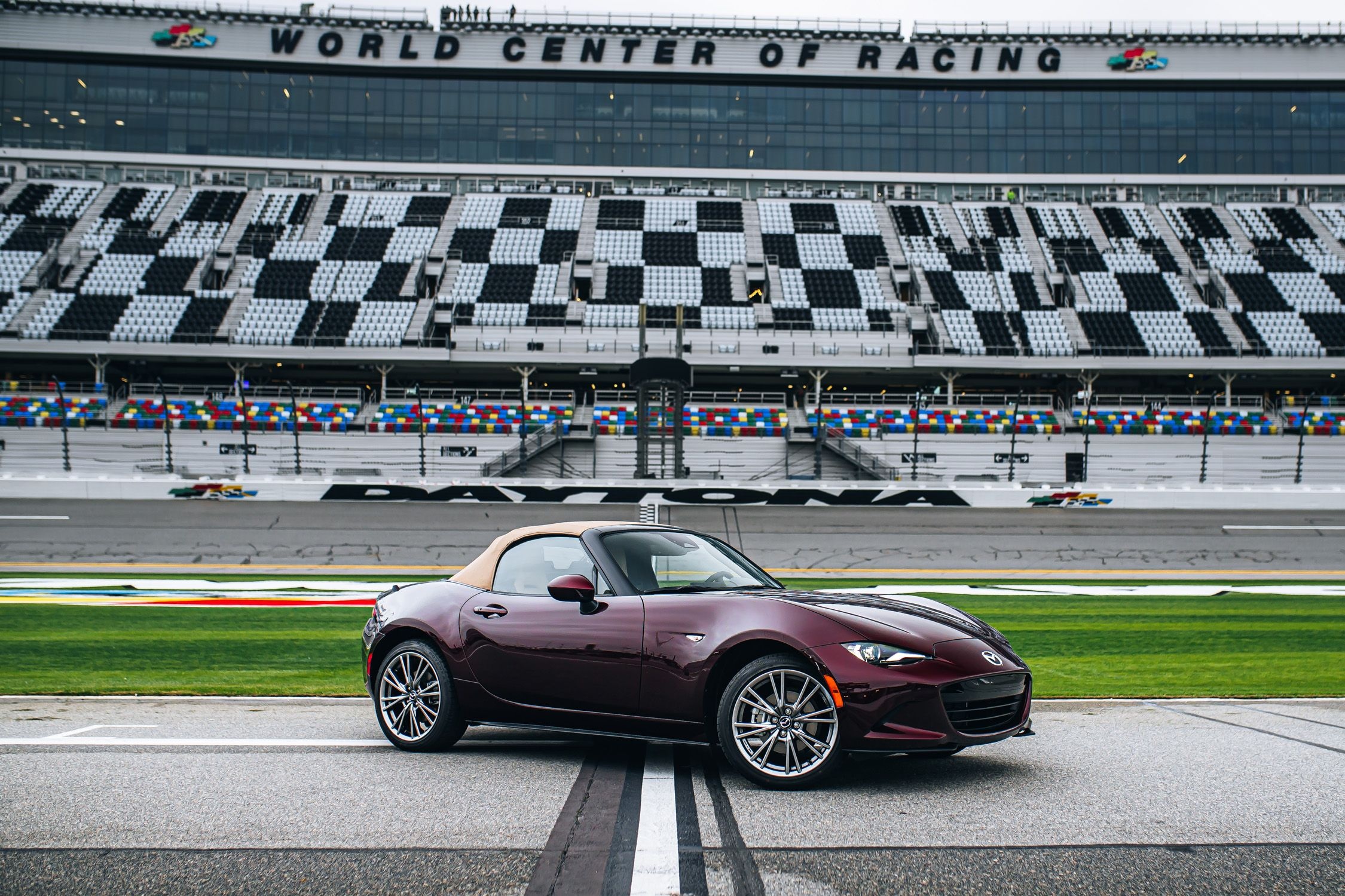 mazda,  mx-5,  miata,  ky niem,  35 nam,  35th Anniversary Edition,  miata 35th Anniversary Edition anh 14