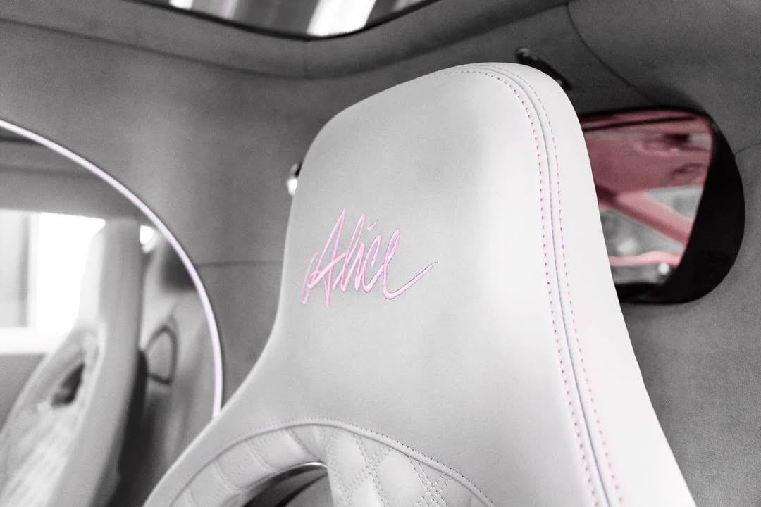 bugatti,  chiron,  chiron sport,  bugatti chiron,  bugatti chiron sport,  alice,  bugatti chiron sport alice,  chiron sport alice,  chiron alice,  sieu xe,  hypercar,  valentine,  le tinh nhan anh 7