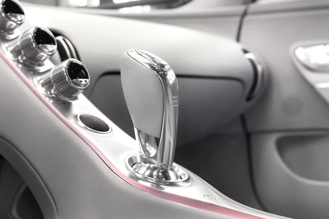 bugatti,  chiron,  chiron sport,  bugatti chiron,  bugatti chiron sport,  alice,  bugatti chiron sport alice,  chiron sport alice,  chiron alice,  sieu xe,  hypercar,  valentine,  le tinh nhan anh 10