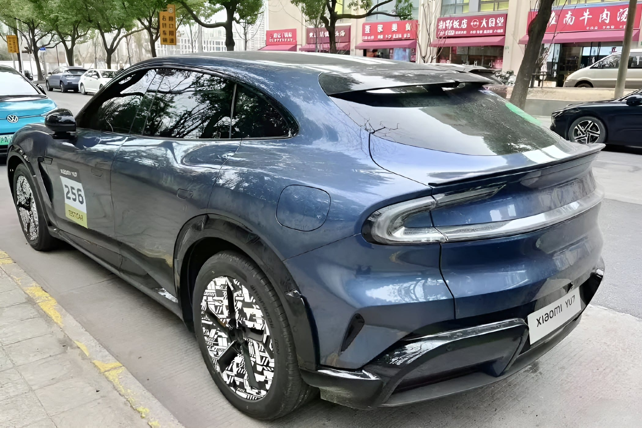 xiaomi,  su7,  yu7,  xiaomi su7,  xiaomi yu7,  xe dien,  trung quoc,  xe dien trung quoc,  suv,  vinfast,  vinfast vf8 anh 2