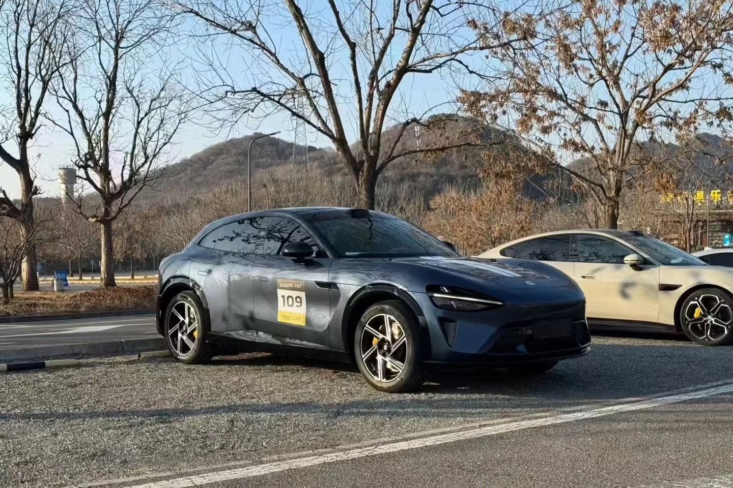 xiaomi,  su7,  yu7,  xiaomi su7,  xiaomi yu7,  xe dien,  trung quoc,  xe dien trung quoc,  suv,  vinfast,  vinfast vf8 anh 6