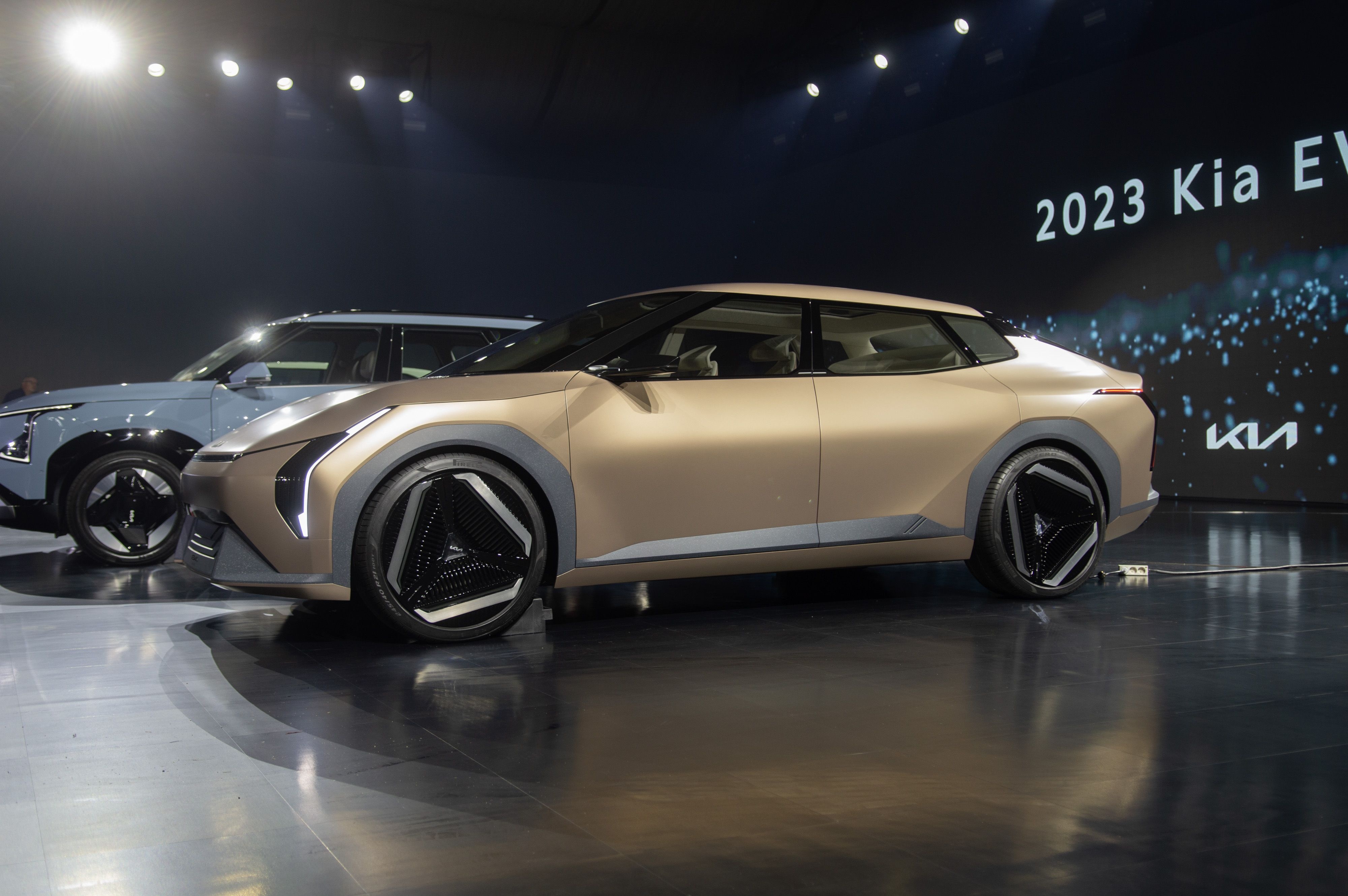 kia, kia ev, ev, ev4, kia ev4, xe điện, sedan, hatchback, suv, kia ev3, kia ev5, hàn quốc ảnh 3 kia, kia ev, ev, ev4, kia ev4, xe dien, sedan, hatchback, suv, kia ev3, kia ev5, han quoc anh 3