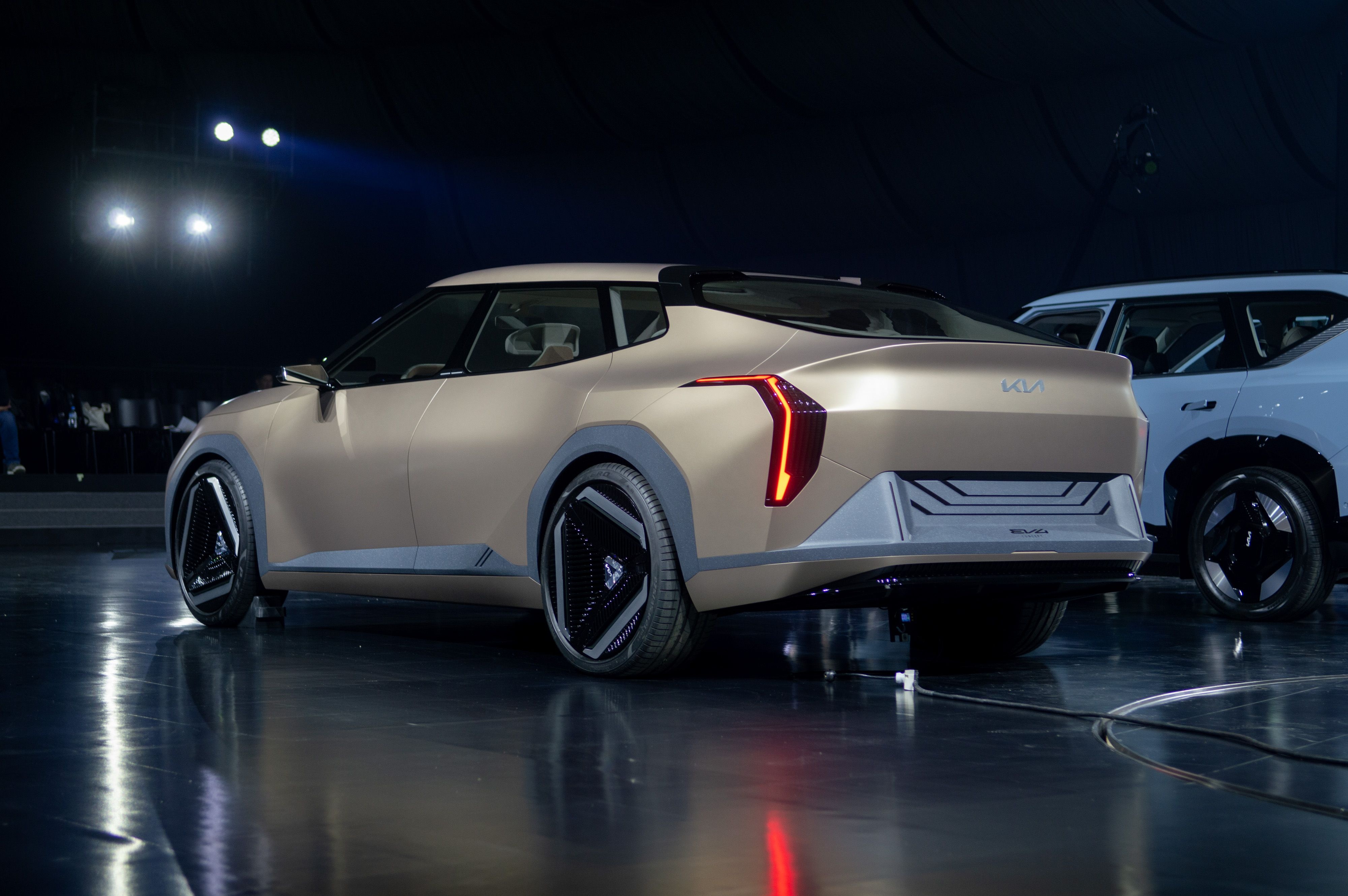 kia, kia ev, ev, ev4, kia ev4, xe điện, sedan, hatchback, suv, kia ev3, kia ev5, hàn quốc ảnh 4 kia, kia ev, ev, ev4, kia ev4, xe dien, sedan, hatchback, suv, kia ev3, kia ev5, han quoc anh 4
