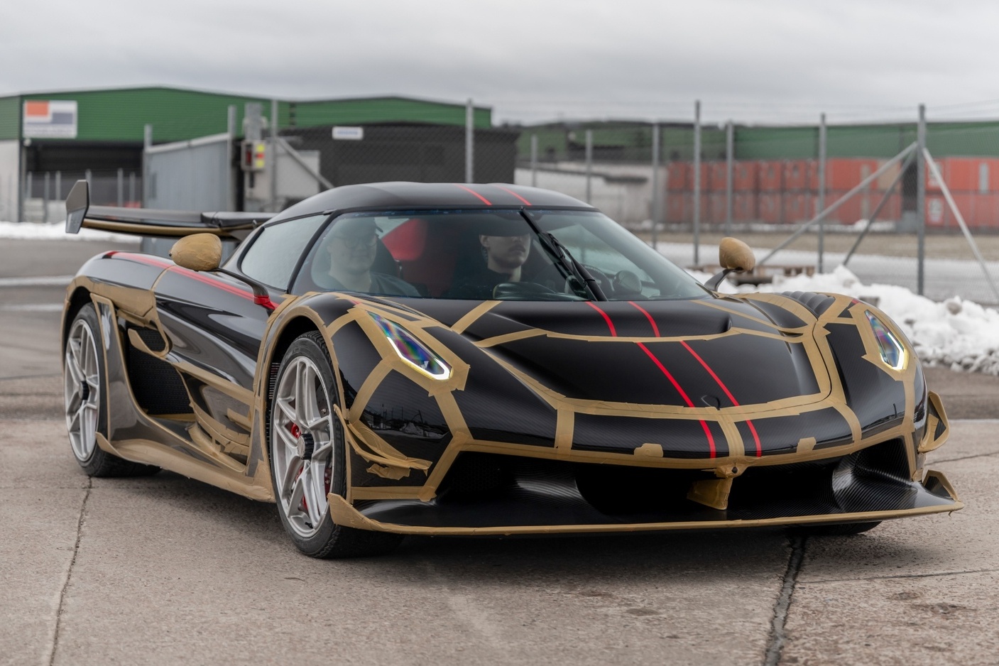 Sieu xe Koenigsegg Jesko Attack bi an tai Campuchia hinh anh