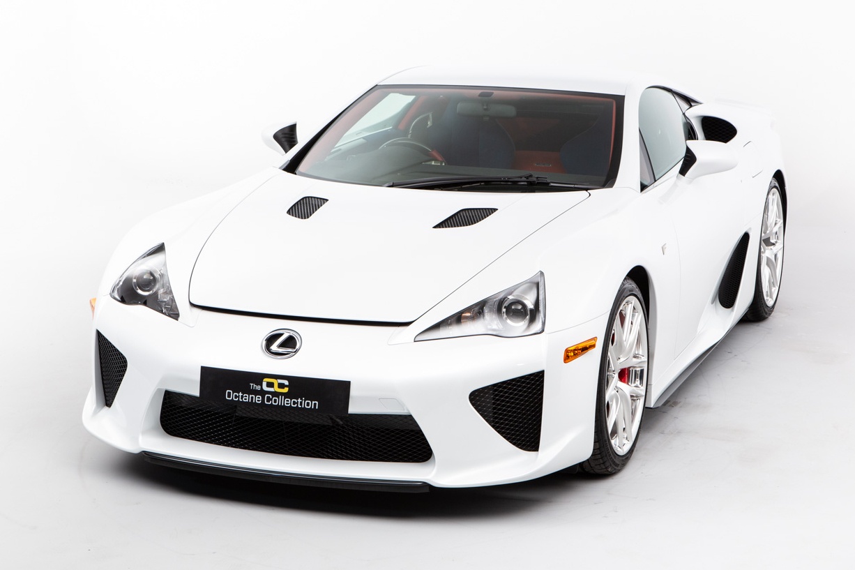 Chi tiet sieu xe trieu USD Lexus LFA cua 'Mr. Bean' hinh anh