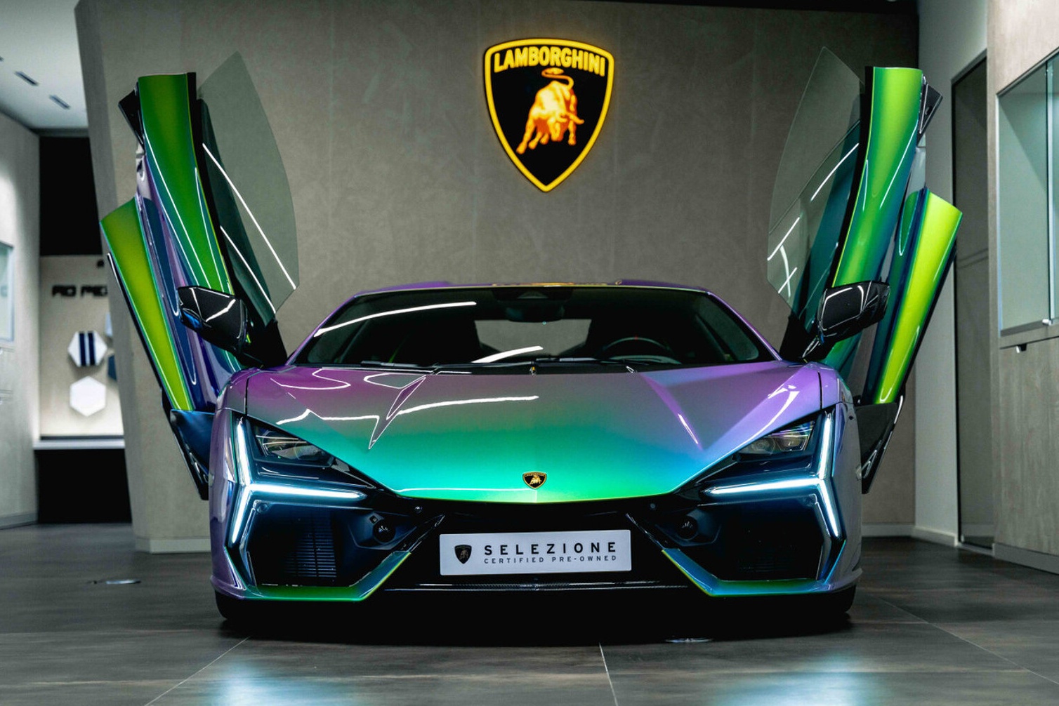 Can canh sieu xe Lamborghini Revuelto mau doc Verde Agave Lucido hinh anh