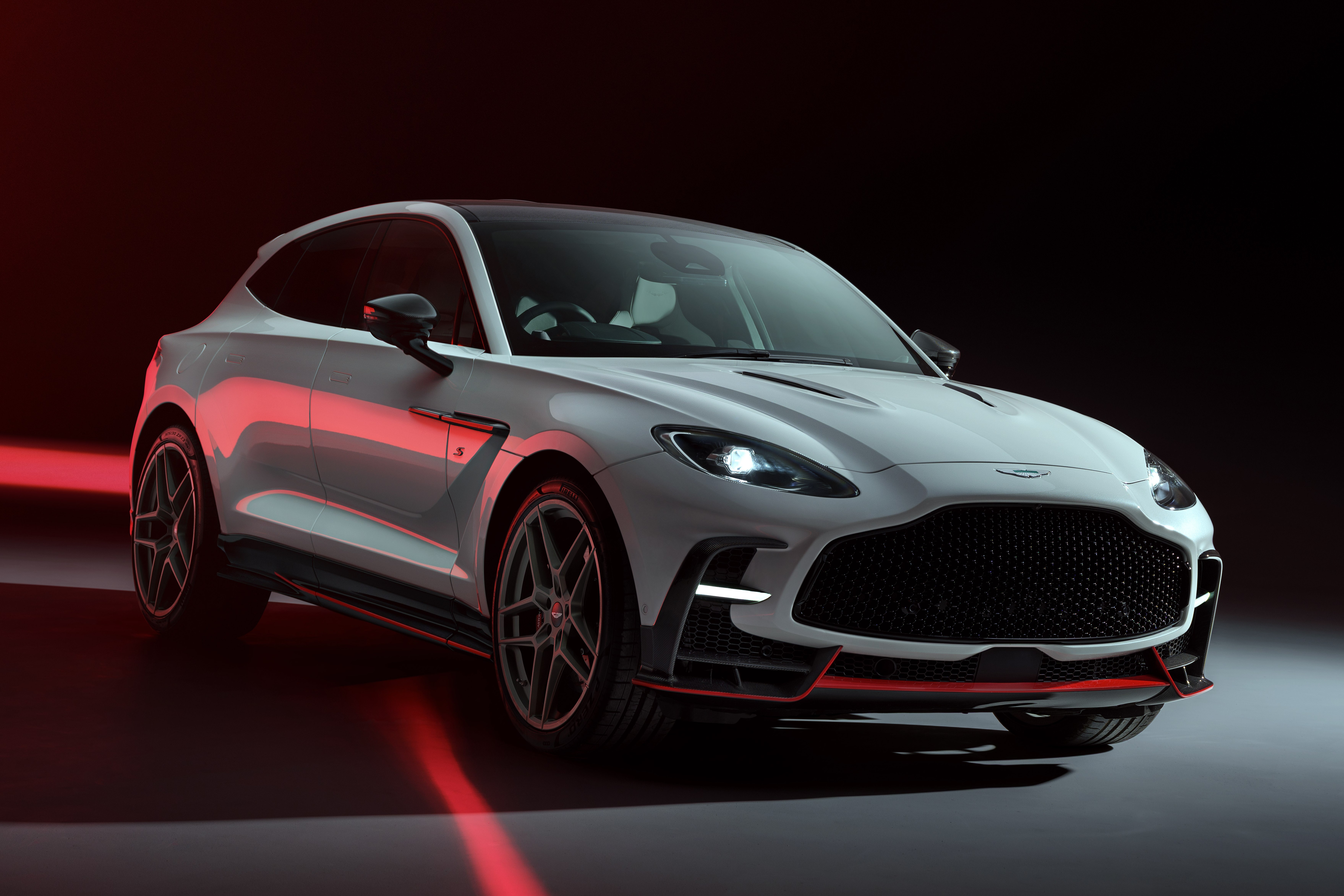 aston martin,  sieu xe,  suv,  sieu suv,  dbx,  dbx707,  dbx s,  aston martin dbx,  aston martin dbx707,  aston martin dbx s anh 1