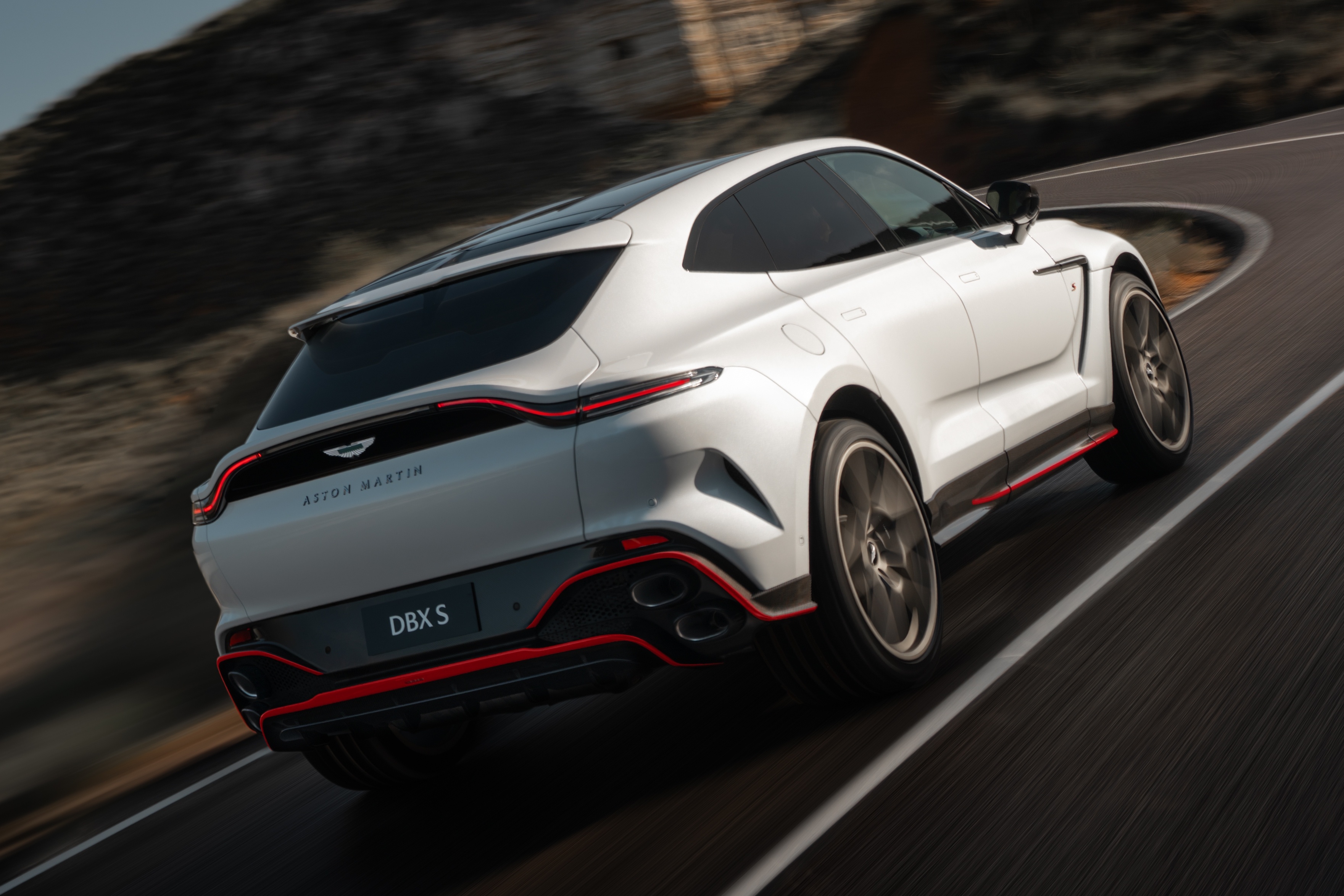 aston martin,  sieu xe,  suv,  sieu suv,  dbx,  dbx707,  dbx s,  aston martin dbx,  aston martin dbx707,  aston martin dbx s anh 18