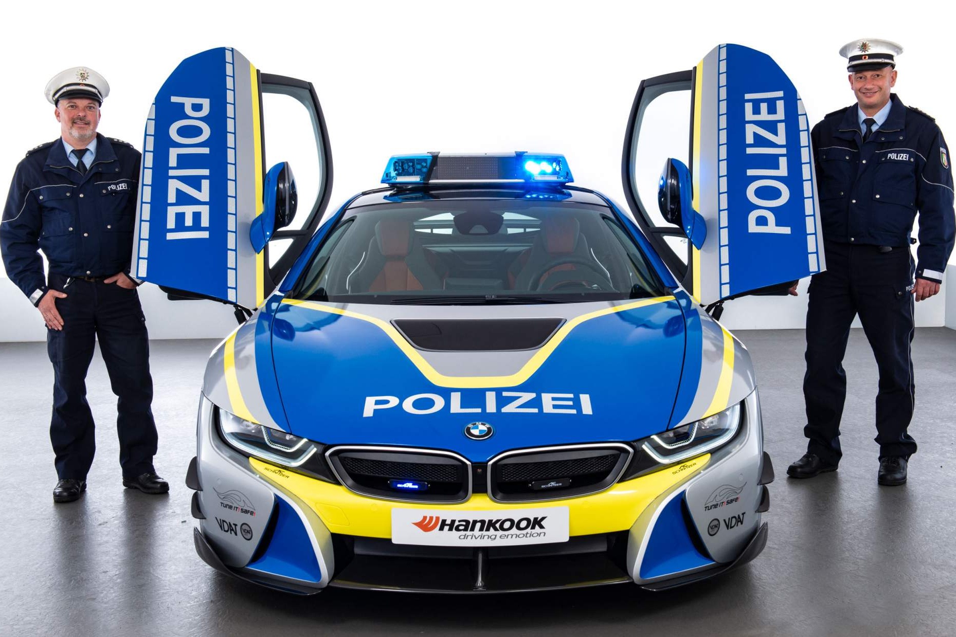 canh sat,  bo dao nha,  bmw,  bmw i8,  bmw i8 canh sat anh 10