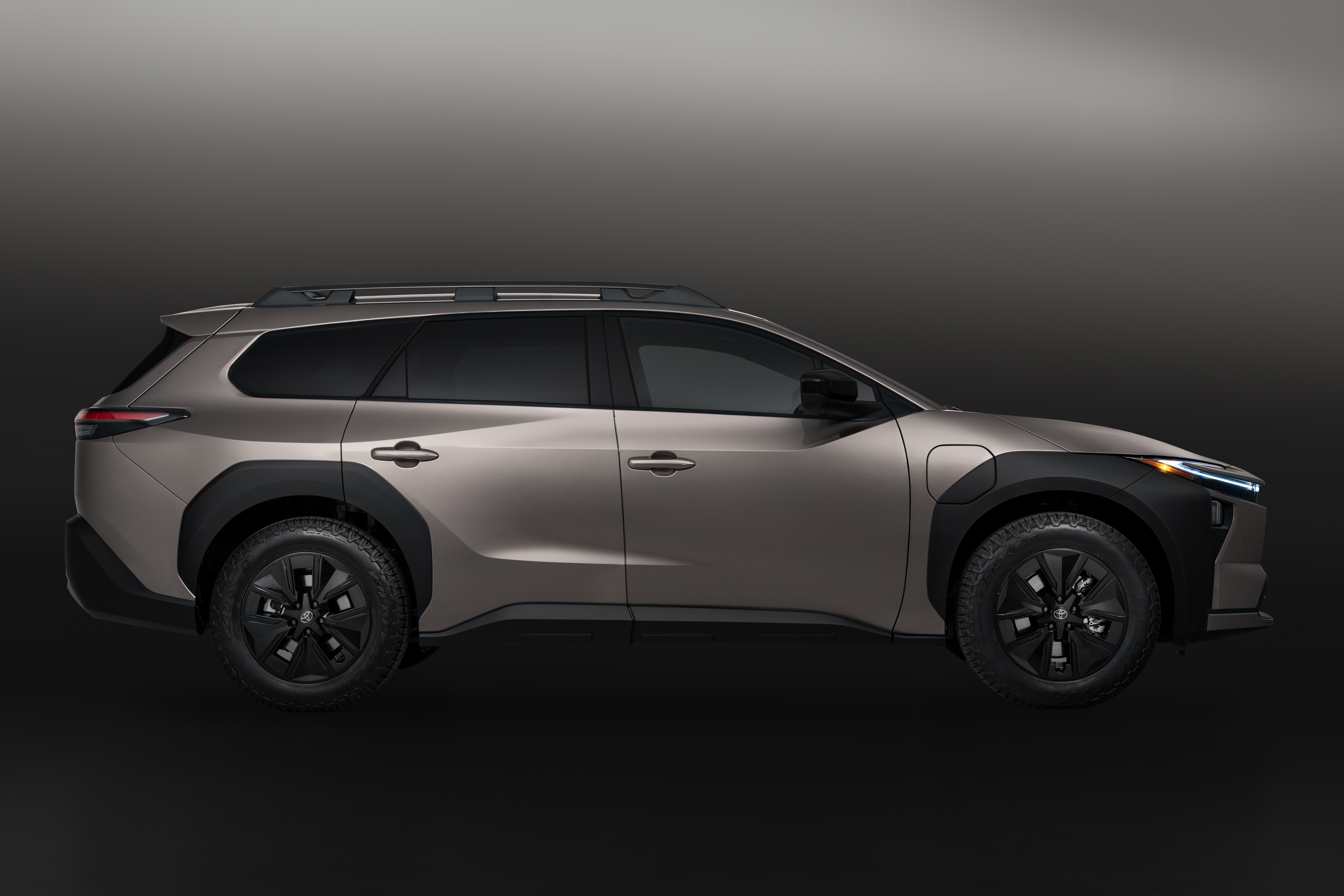 toyota,  bz,  bz4x,  bz woodland,  bz4x touring,  ev,  xe dien,  suv,  crossover,  dia hinh,  viet da anh 3