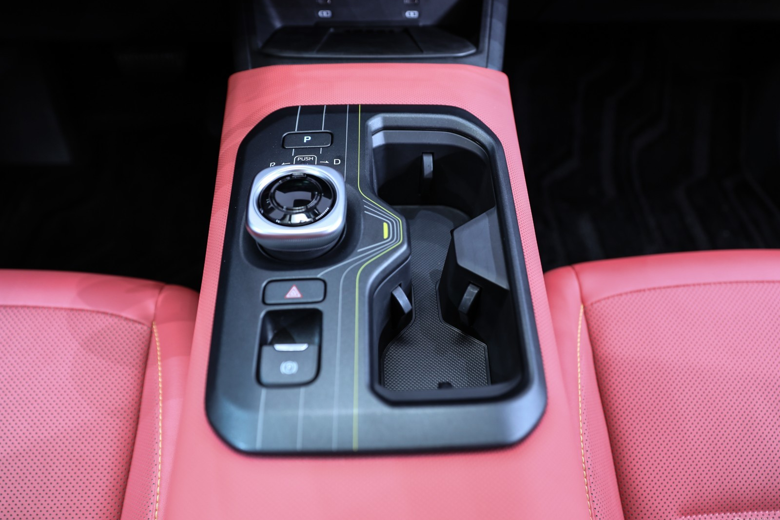 toyota,  bz,  bz5,  toyota bz5,  xe dien,  crossover,  coupe,  cuv,  suv,  trung quoc,  faw,  faw toyota,  ev anh 14