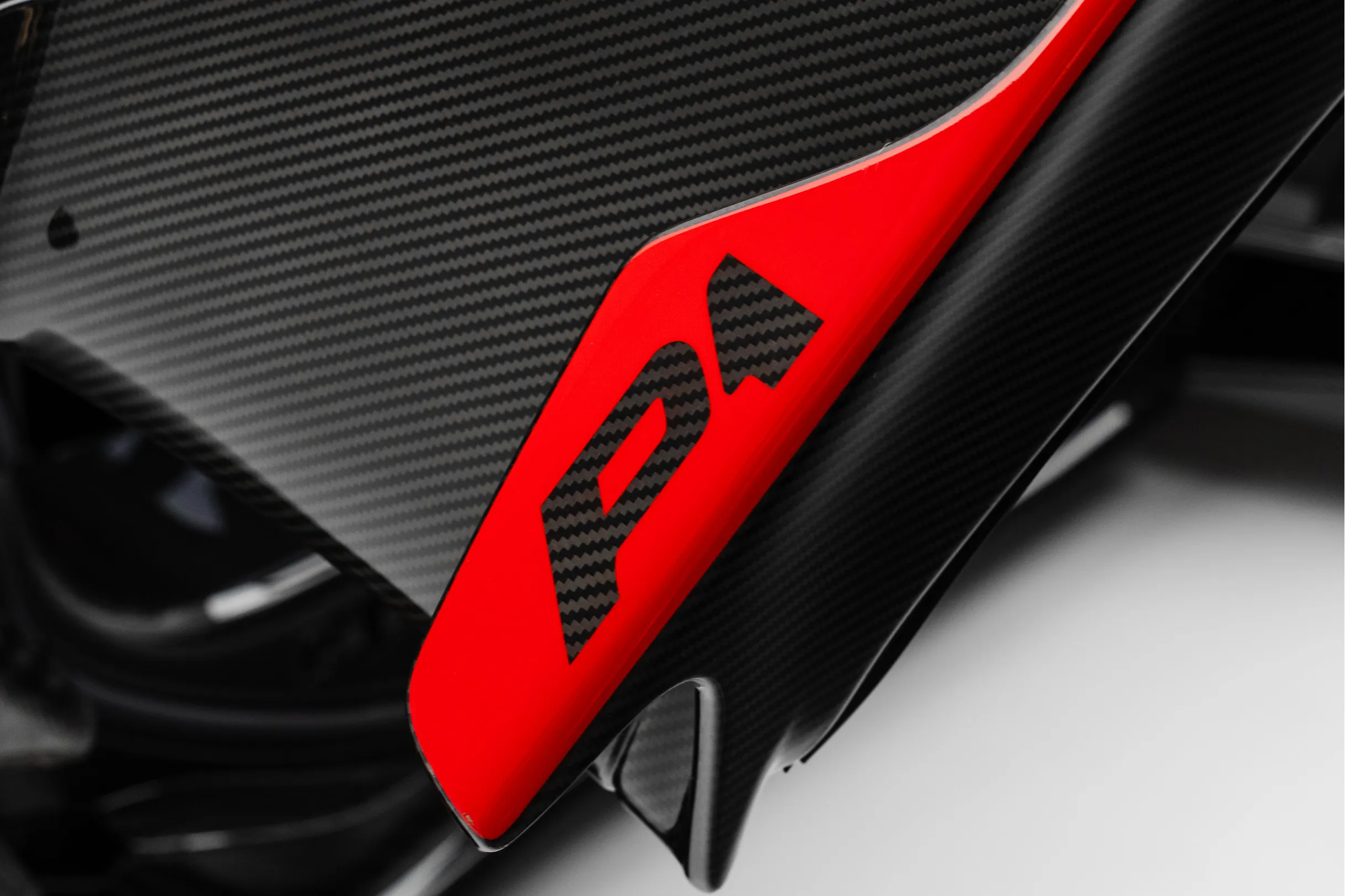 sieu xe,  mclaren,  mclaren p1,  carbon series,  soi carbon,  mclaren p1 carbon series,  dubai,  uae anh 5