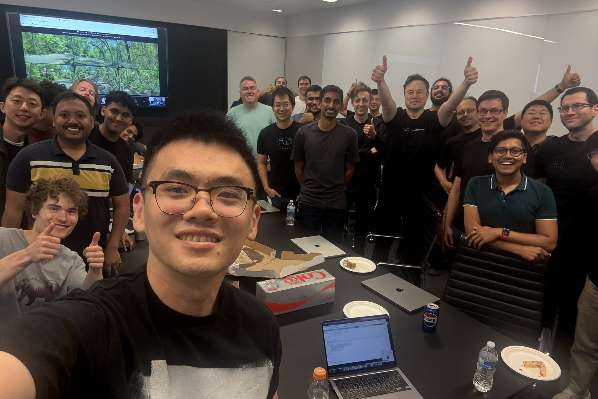 tesla,  model y,  model y juniper,  tesla model y,  tesla model y juniper,  halo,  model y halo,  tesla model y halo,  xe tu lai,  robotaxi,  elon,  musk,  elon musk anh 3