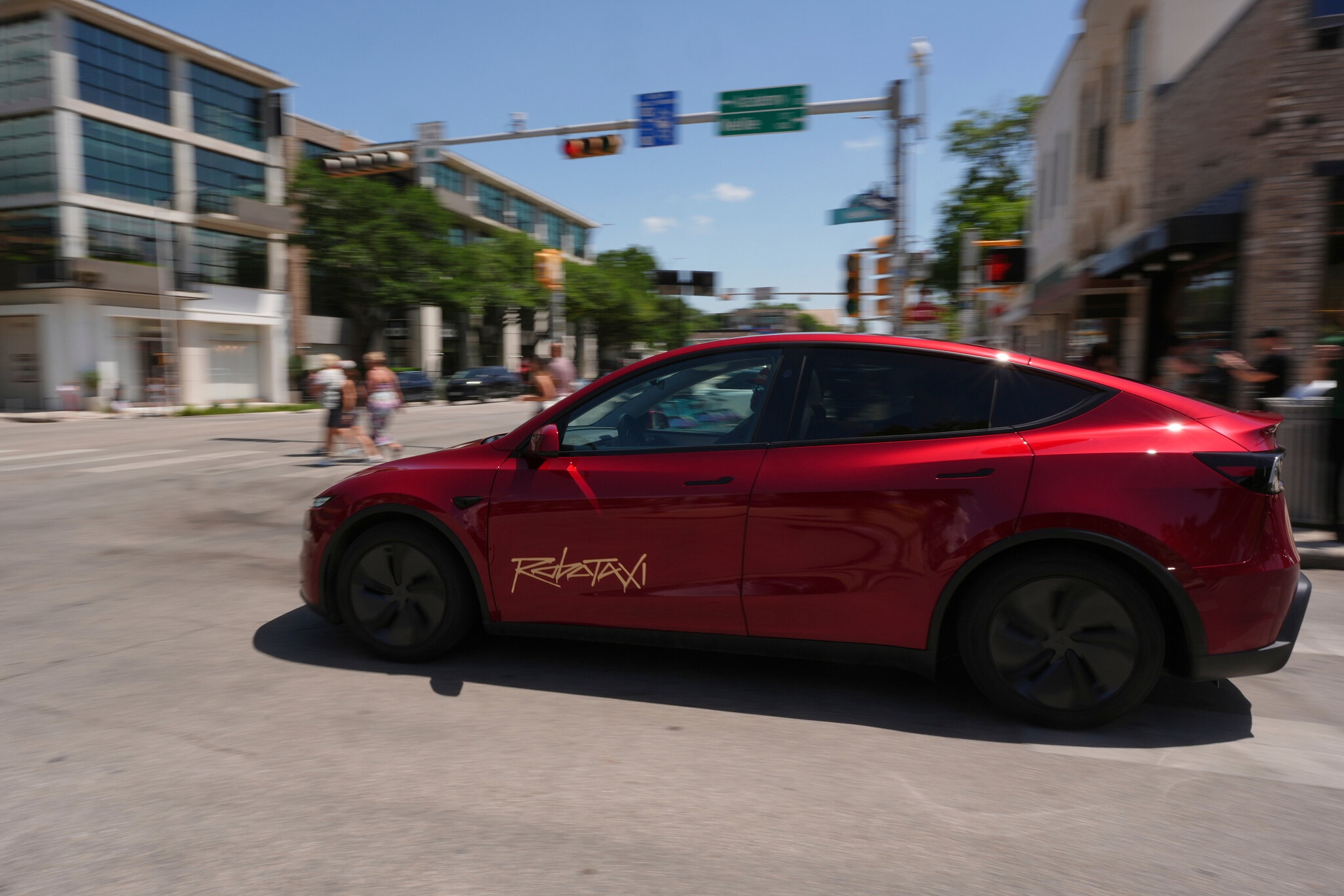 tesla,  model y,  model y juniper,  tesla model y,  tesla model y juniper,  halo,  model y halo,  tesla model y halo,  xe tu lai,  robotaxi,  elon,  musk,  elon musk anh 2