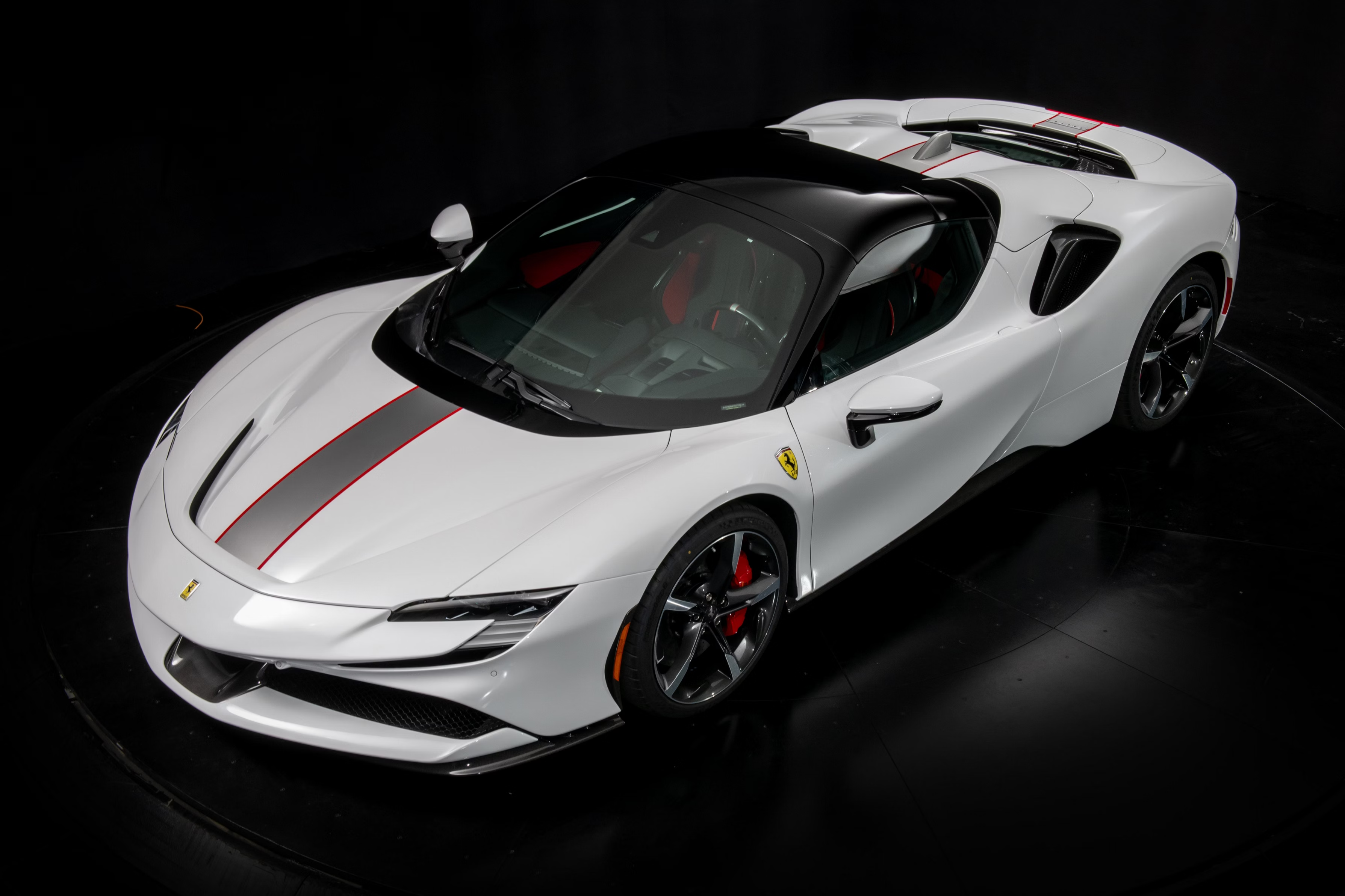 sieu xe,  ferrari,  mau sac,  Rosso Corsa,  Rosso Scuderia,  Azzurro Dino,  Azzurro La Plata,  Blu Swaters,  Blu Pozzi,  Jewel Green,  Verde Zeltweg,  Verde Pallido,  Bianco Italia,  Bianco Mille Miglia,  Bianco Cervino,  Nero Galaxy,  Grigio Competizione anh 18