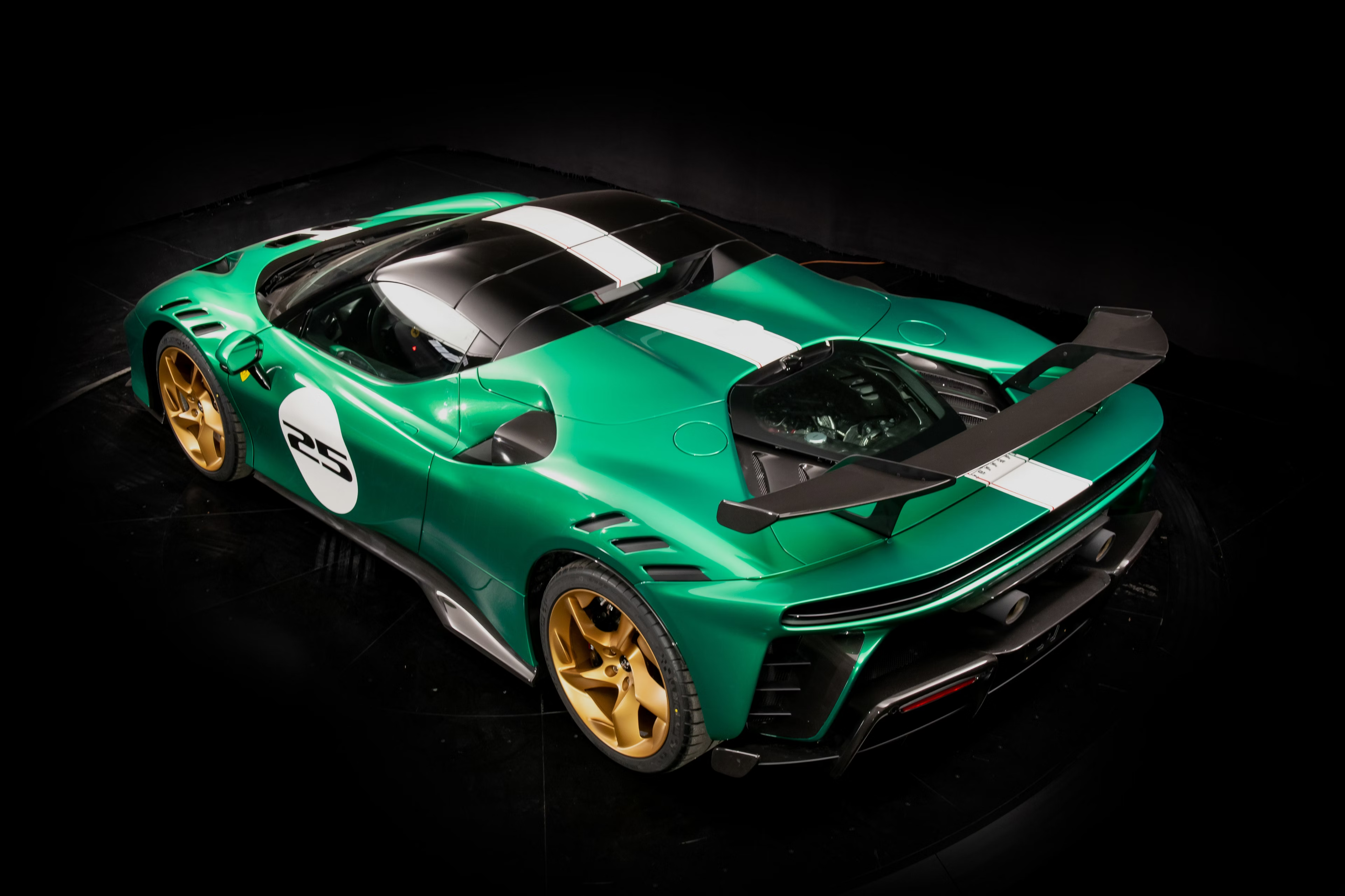sieu xe,  ferrari,  mau sac,  Rosso Corsa,  Rosso Scuderia,  Azzurro Dino,  Azzurro La Plata,  Blu Swaters,  Blu Pozzi,  Jewel Green,  Verde Zeltweg,  Verde Pallido,  Bianco Italia,  Bianco Mille Miglia,  Bianco Cervino,  Nero Galaxy,  Grigio Competizione anh 12