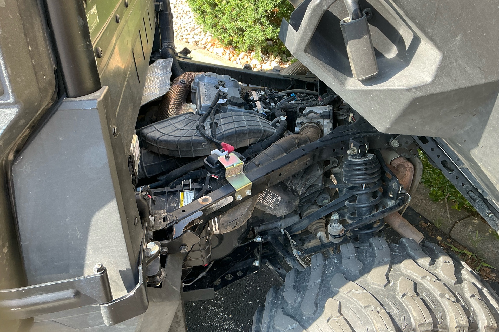tong thong,  tong thong my,  donald j. trump,  trump,  donald trump,  scotland,  golf,  danh golf,  golf cart,  Golf Force One,  mat vu,  mat vu my,  Polaris Ranger Crew,  XP 1000,  Polaris,  Ranger Crew anh 9