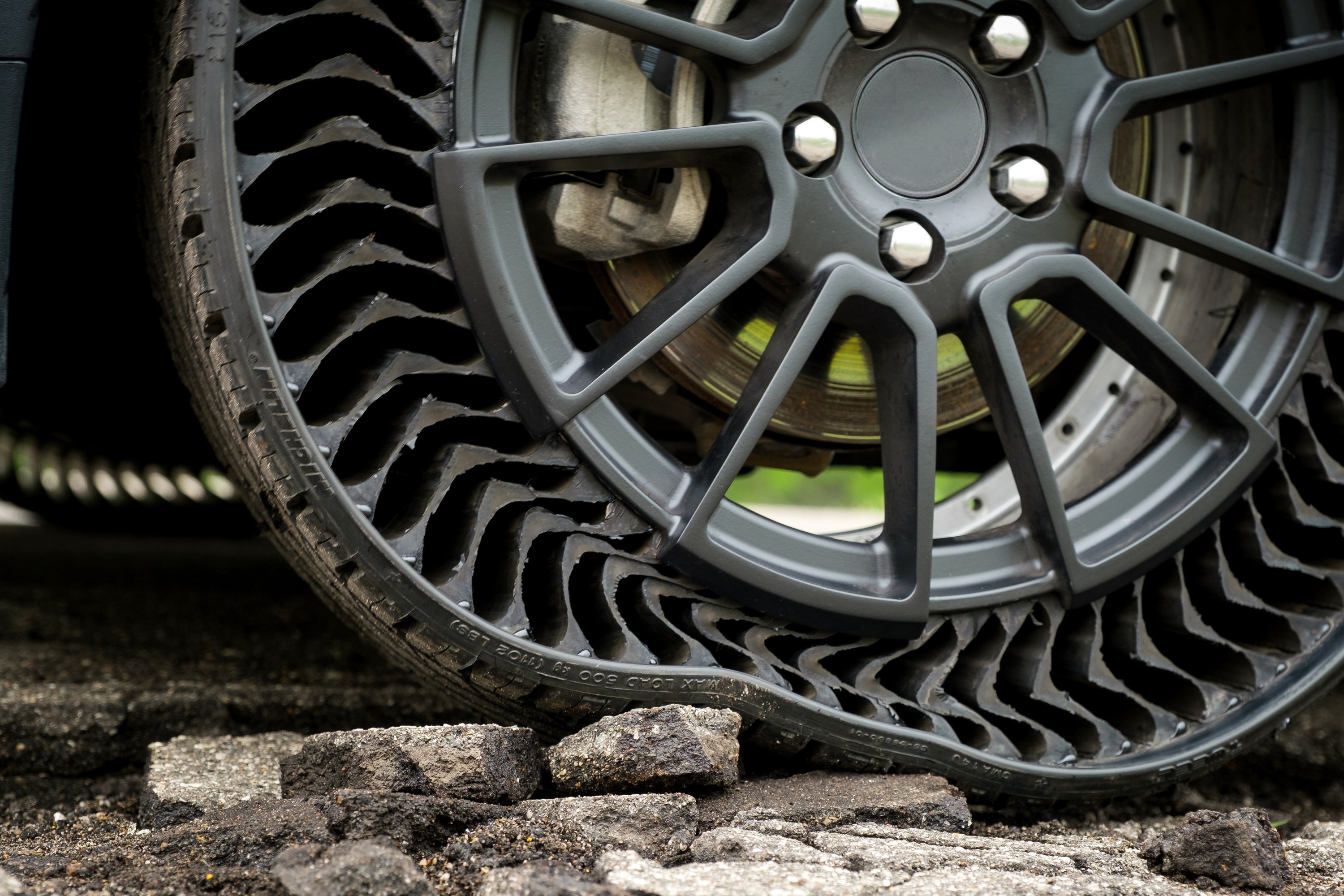 lop,  lop khong hoi,  lop xe,  michelin,  Goodyear,  Bridgestone anh 1