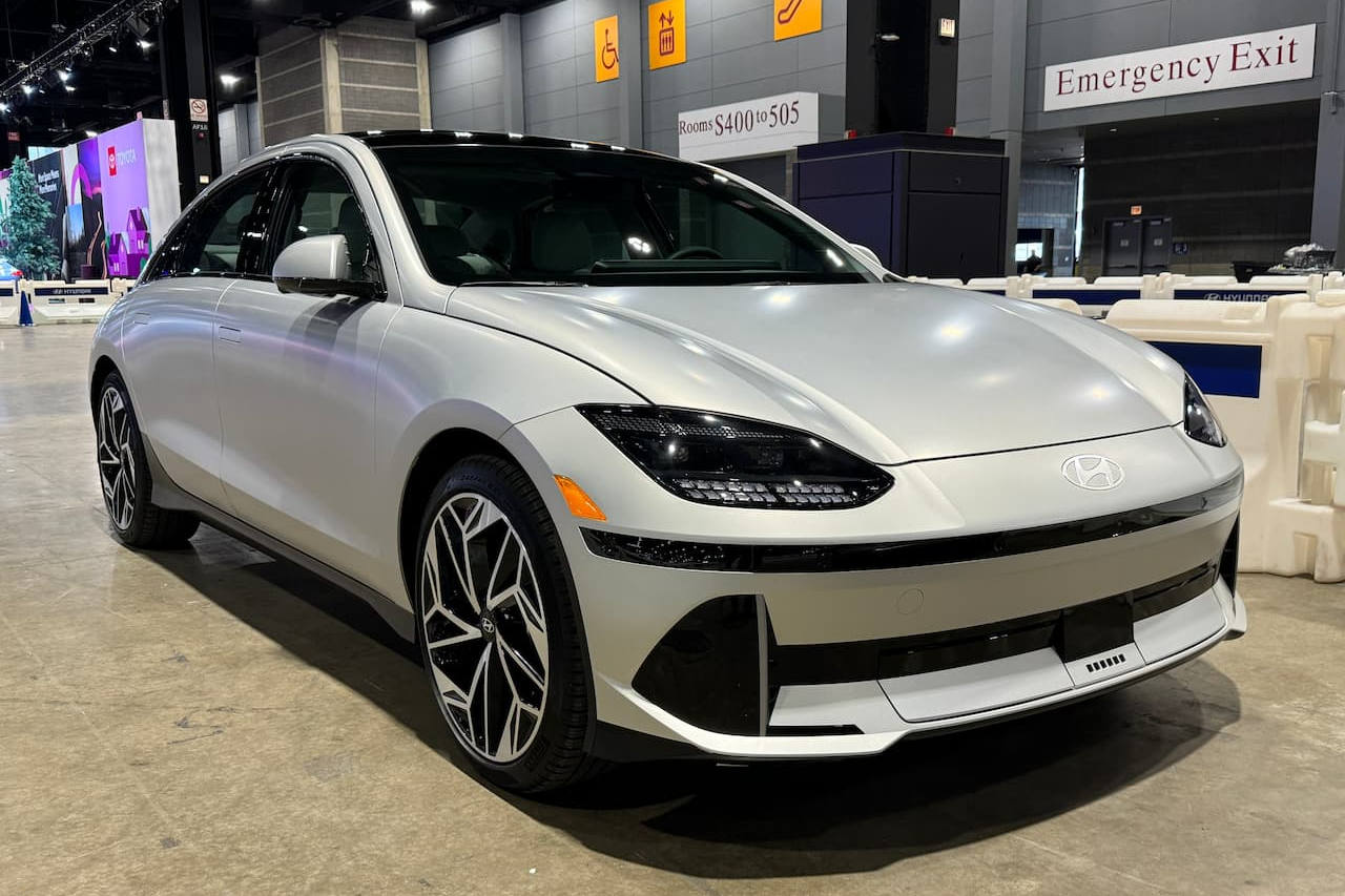 xe dien,  ev,  the naked gun,  naked gun,  hyundai,  ioniq,  ioniq 6,  hyundai ioniq 6,  Edentech,  nypd,  Liam Neeson,  Leslie Nielsen anh 9