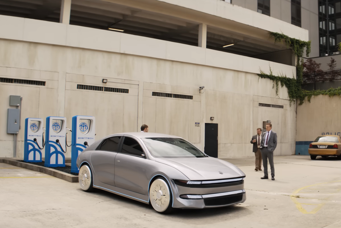 xe dien,  ev,  the naked gun,  naked gun,  hyundai,  ioniq,  ioniq 6,  hyundai ioniq 6,  Edentech,  nypd,  Liam Neeson,  Leslie Nielsen anh 2