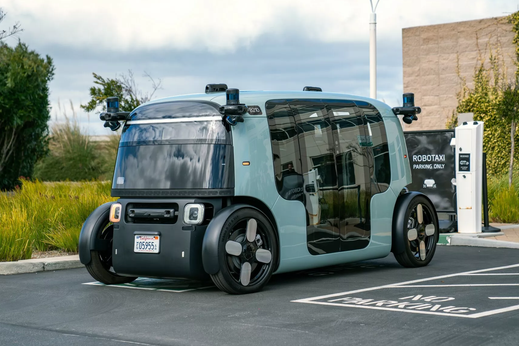 NHTSA,  Xe tu hanh,  Mien tru,  San Francisco,  California,  Zoox,  Robotaxi,  Tesla,  my,  tong thong,  Trump anh 4