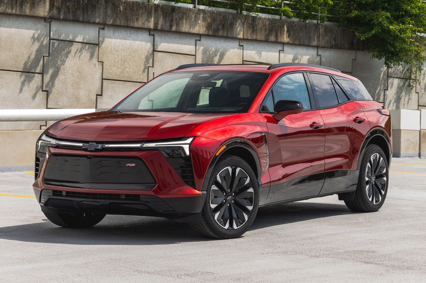 xe dien,  ev,  hoi sinh,  gm,  chevrolet,  camaro,  chevrolet camaro,  camaro ev,  ford,  ford mustang,  mustang mach-e,  crossover,  suv anh 3