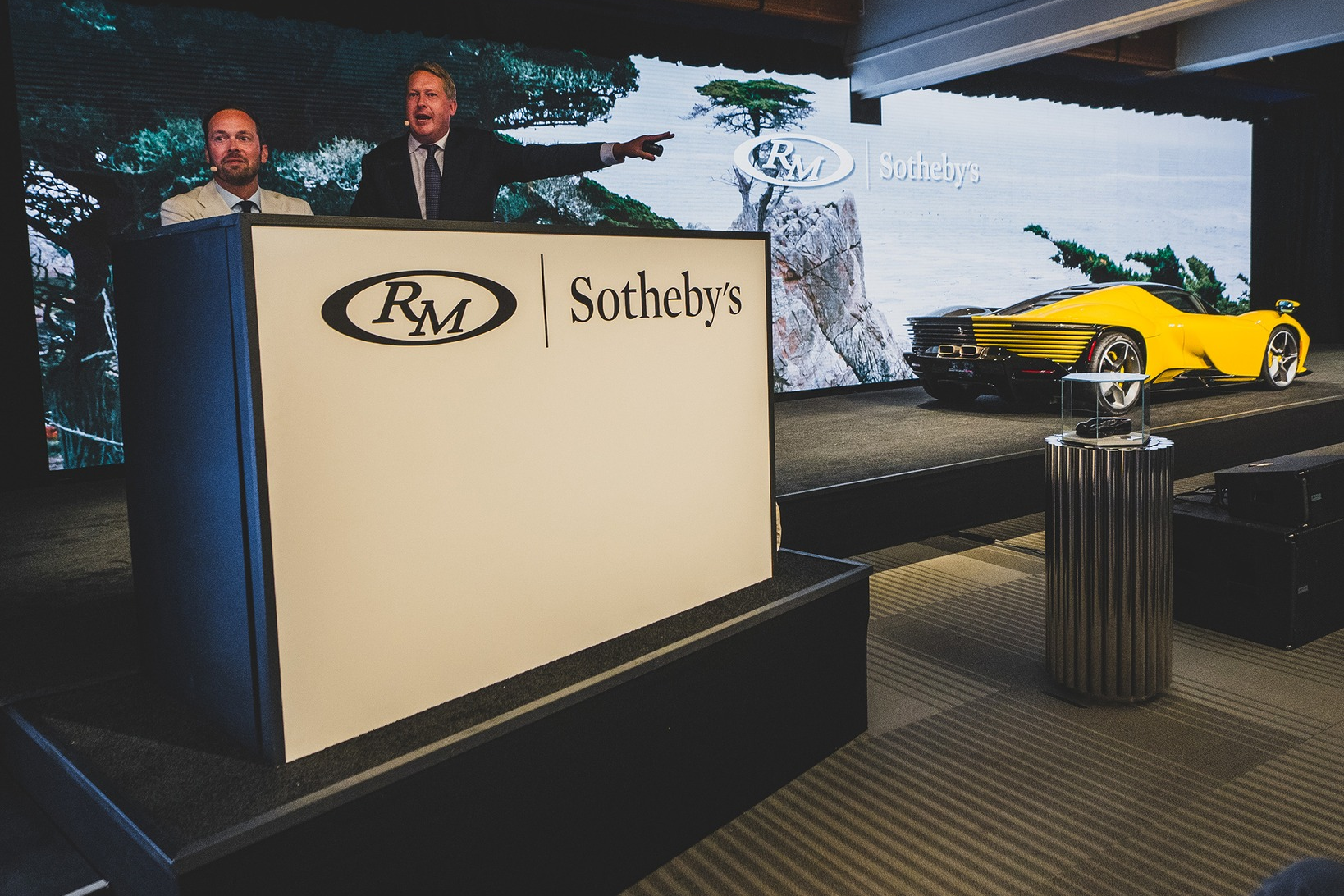 sieu xe,  ferrari,  laferrari,  daytona,  daytona sp3,  icona series,  ferrari daytona sp3,  dau gia,  monterey car week,  rm sotheby anh 4