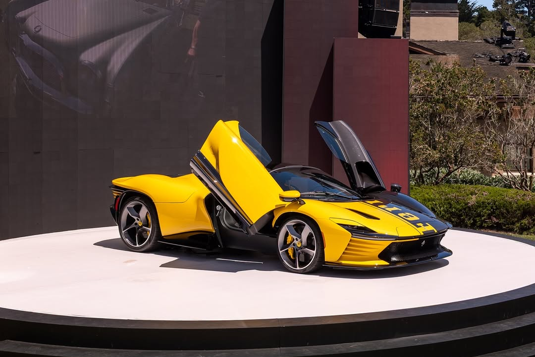 sieu xe,  ferrari,  laferrari,  daytona,  daytona sp3,  icona series,  ferrari daytona sp3,  dau gia,  monterey car week,  rm sotheby anh 1