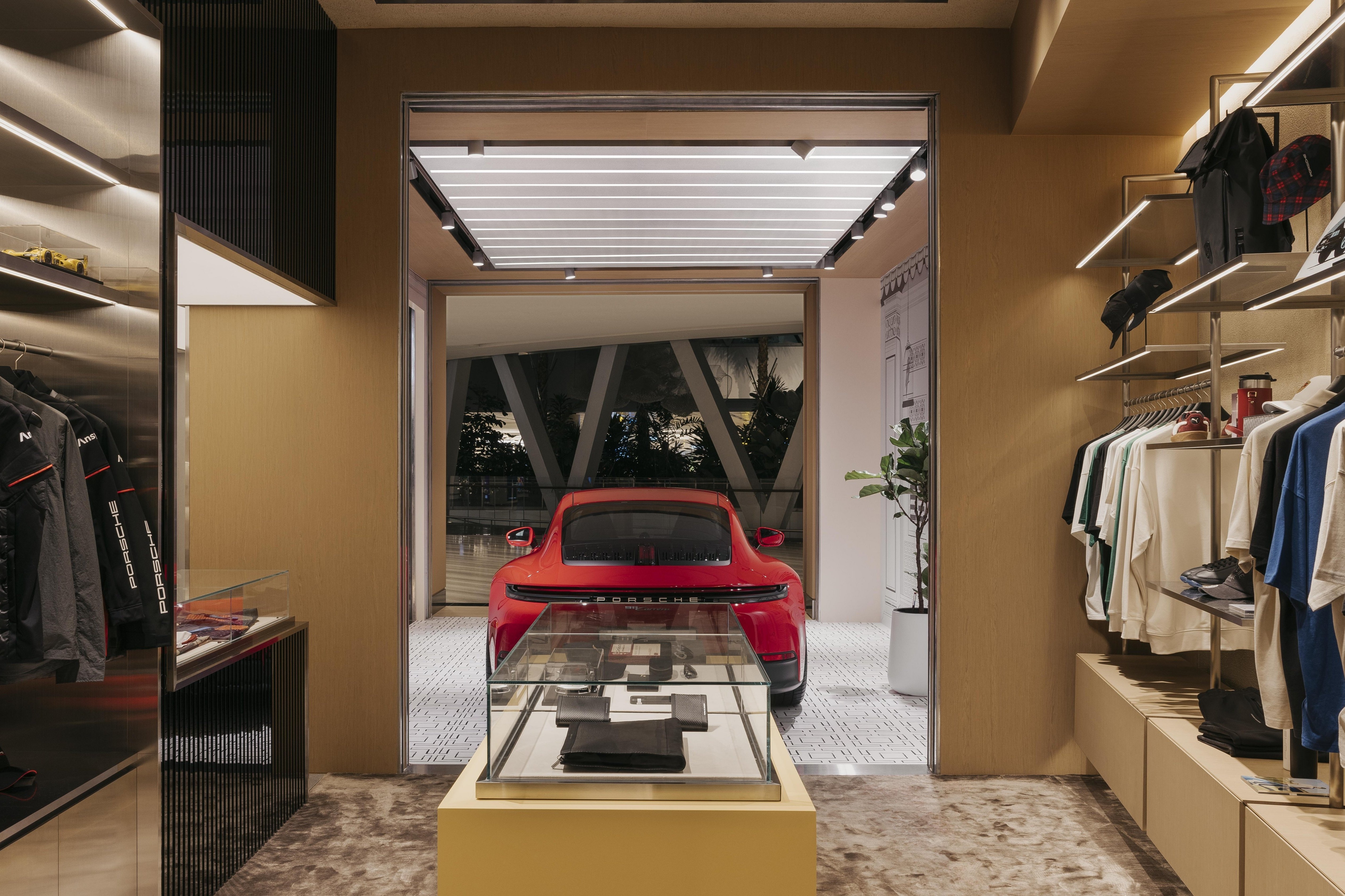 porsche,  singapore,  porsche singapore,  Porsche at Jewel,  Jewel Changi,  showroom,  san bay,  san bay changi anh 1