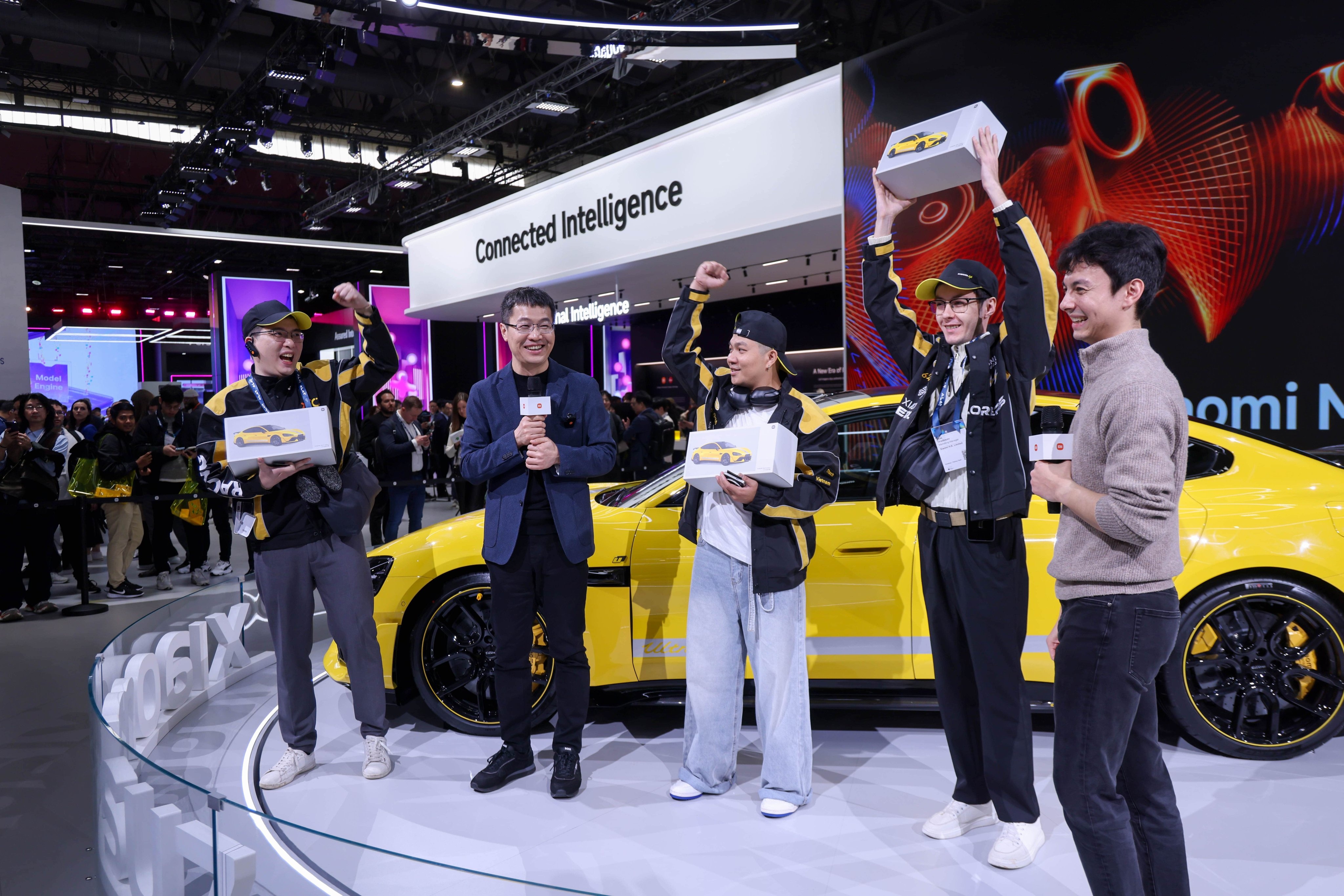 Xiaomi EV,  Xiaomi,  SU7 Ultra,  Xiaomi SU7 Ultra,  YU7,  xe dien,  ev,  william lu,  Lei Jun,  Loi Quan anh 1