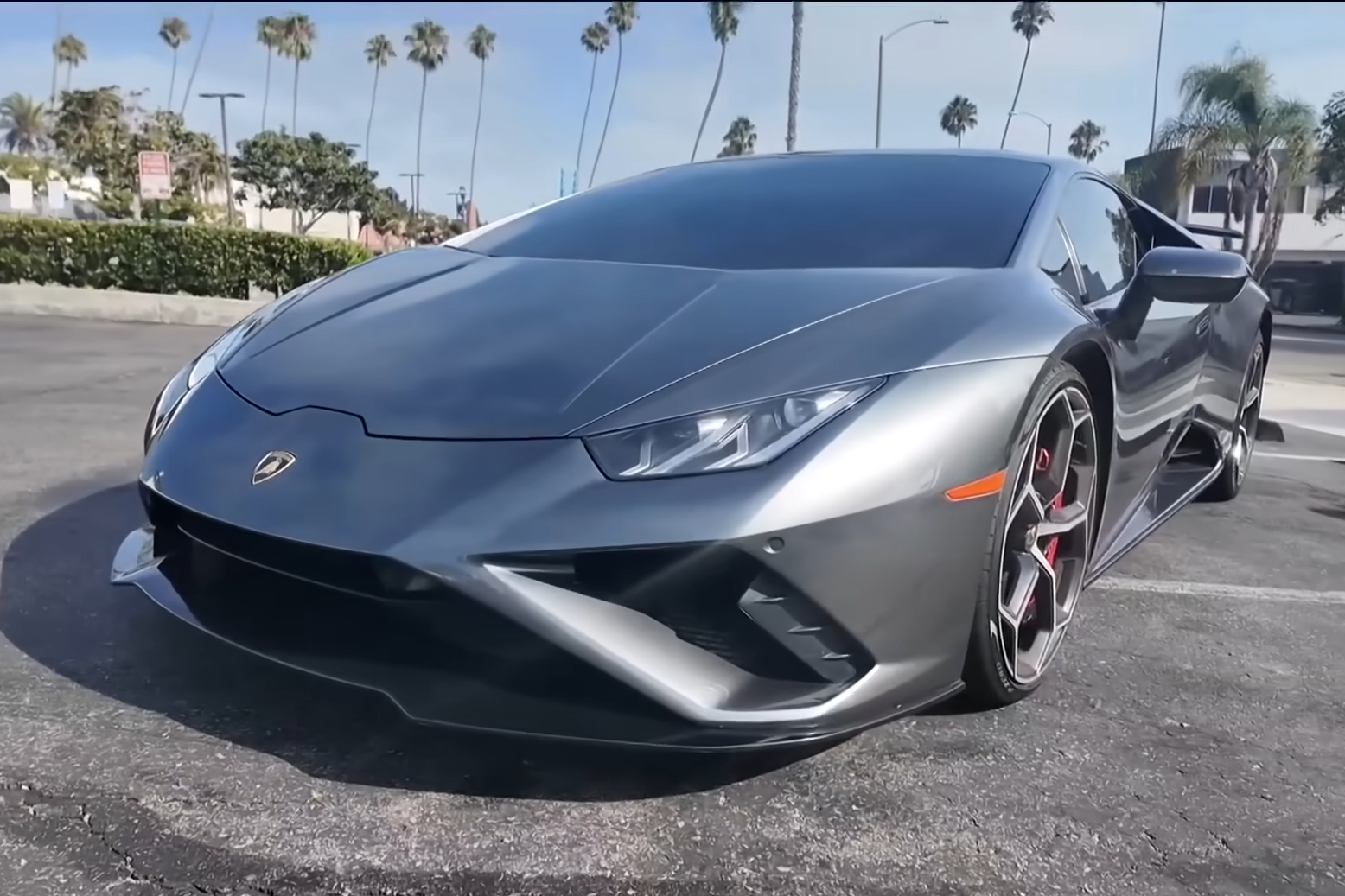 Dung tri tue nhan tao tim lai sieu xe Lamborghini Huracan bi danh cap hinh anh