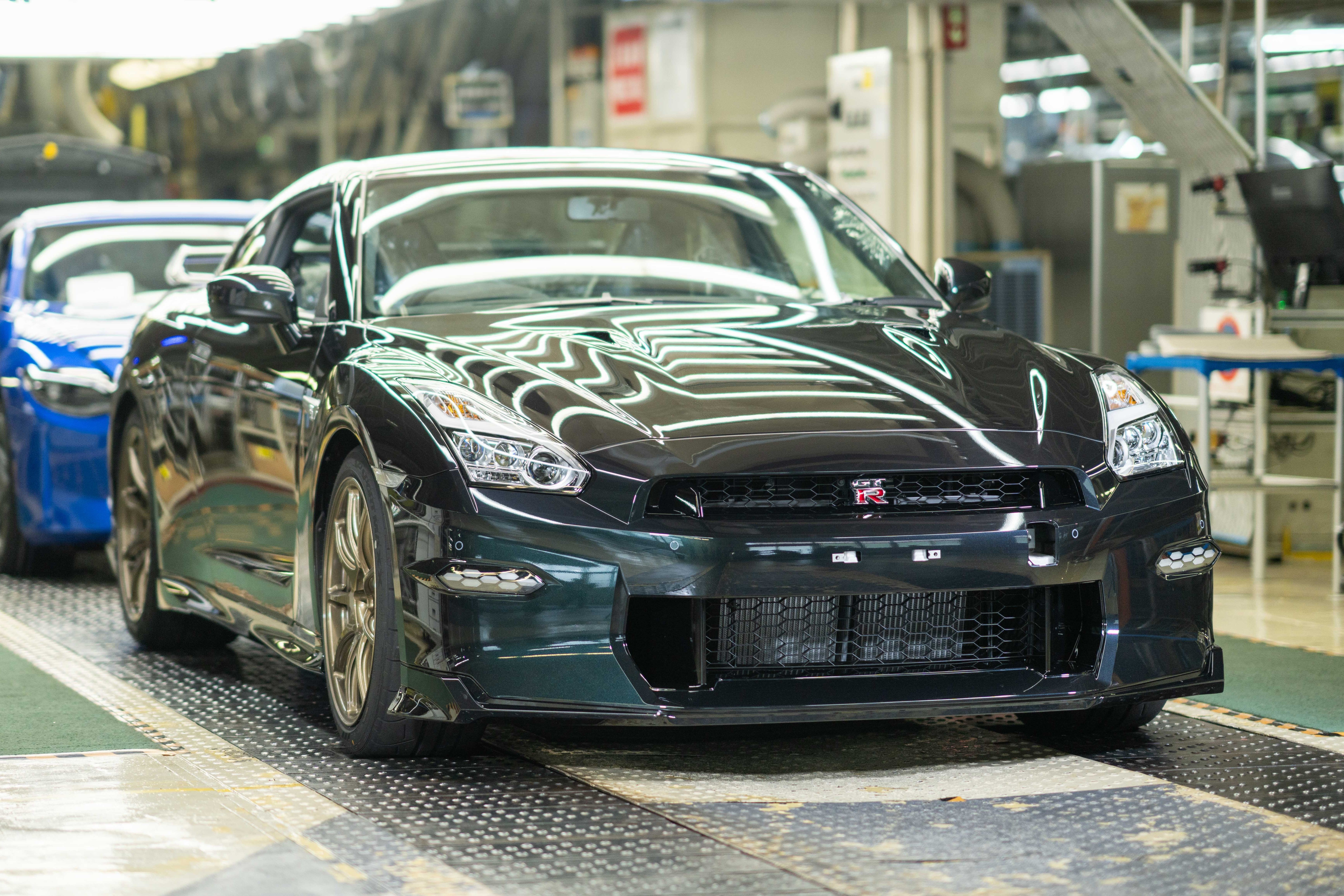Chiec Nissan GT-R cuoi cung xuat xuong, hanh trinh huy hoang khep lai hinh anh