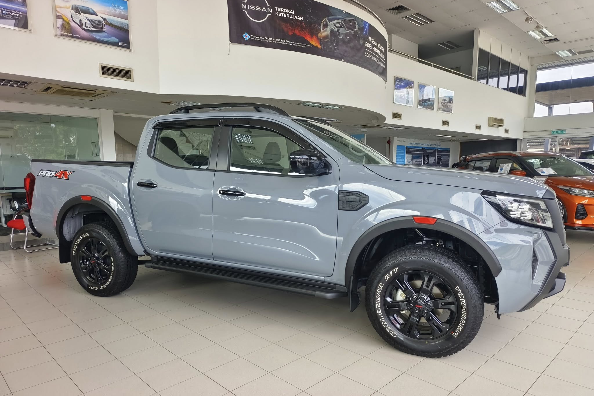 ban tai,  nissan,  navara,  nissan navara,  x-tremer,  navara x-tremer,  nissan navara x-tremer,  malaysia,  the thao,  facelift,  nang cap anh 13