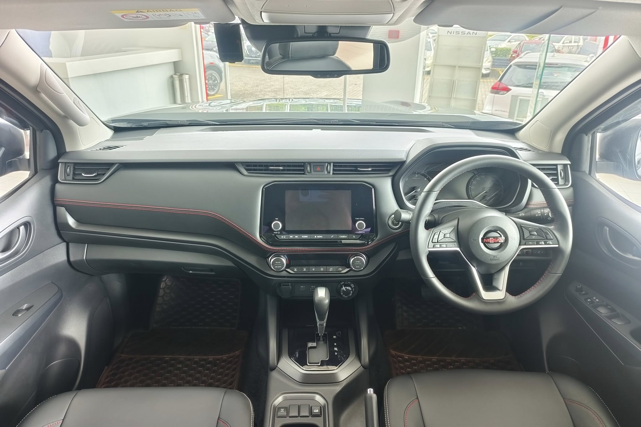 ban tai,  nissan,  navara,  nissan navara,  x-tremer,  navara x-tremer,  nissan navara x-tremer,  malaysia,  the thao,  facelift,  nang cap anh 9