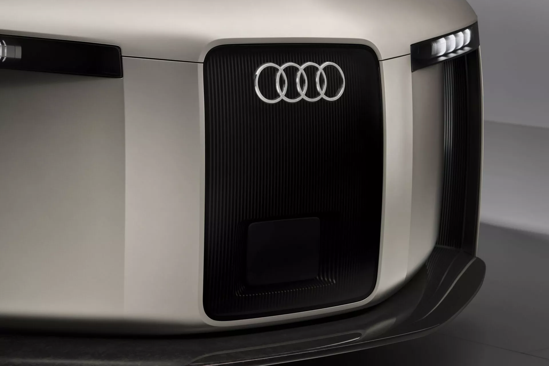audi,  concept c,  audi concept c,  audi tt,  audi r8,  xe the thao,  xe dien,  ev,  sieu xe,  tt,  r8,  iaa,  iaa mobility,  trien lam,  trien lam iaa anh 19