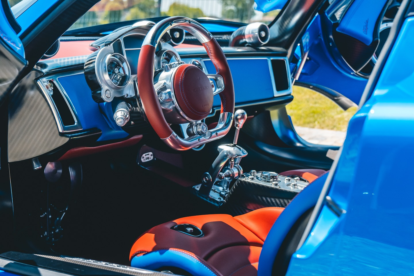 sieu xe,  hypercar,  singapore,  dai gia,  nu dai gia,  pagani,  huayra,  utopia,  zonda,  pagani utopia,  gumball 3000,  v12,  amg,  Amanda Toh Steckler,  doanh nhan,  mclaren anh 9